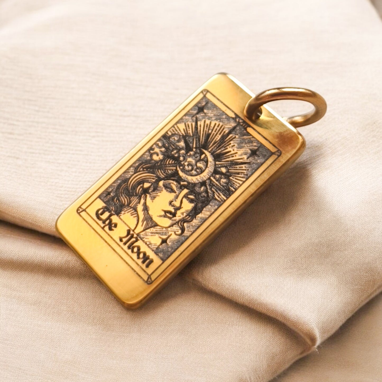 Charm Tarot Luna
