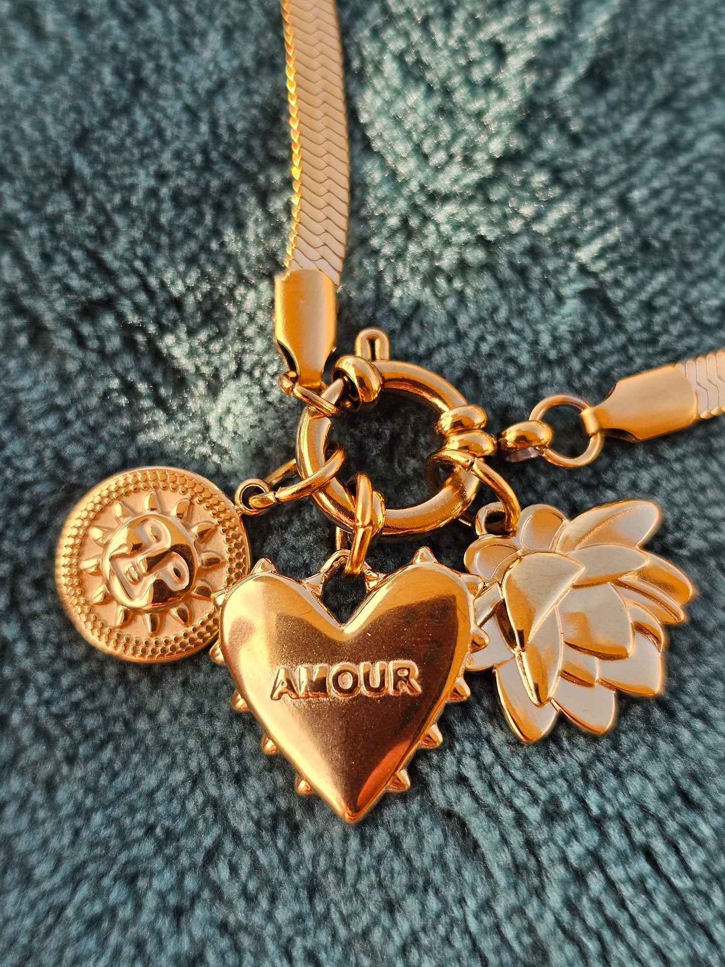 Charm Amour