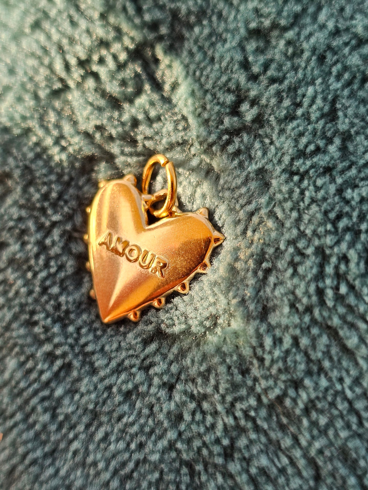 Charm Amour