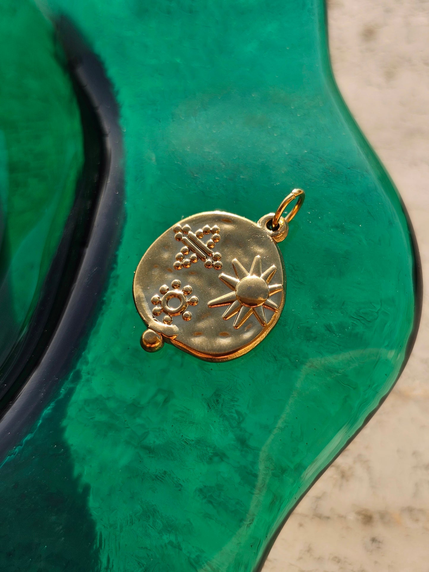 Charm Universe Gold