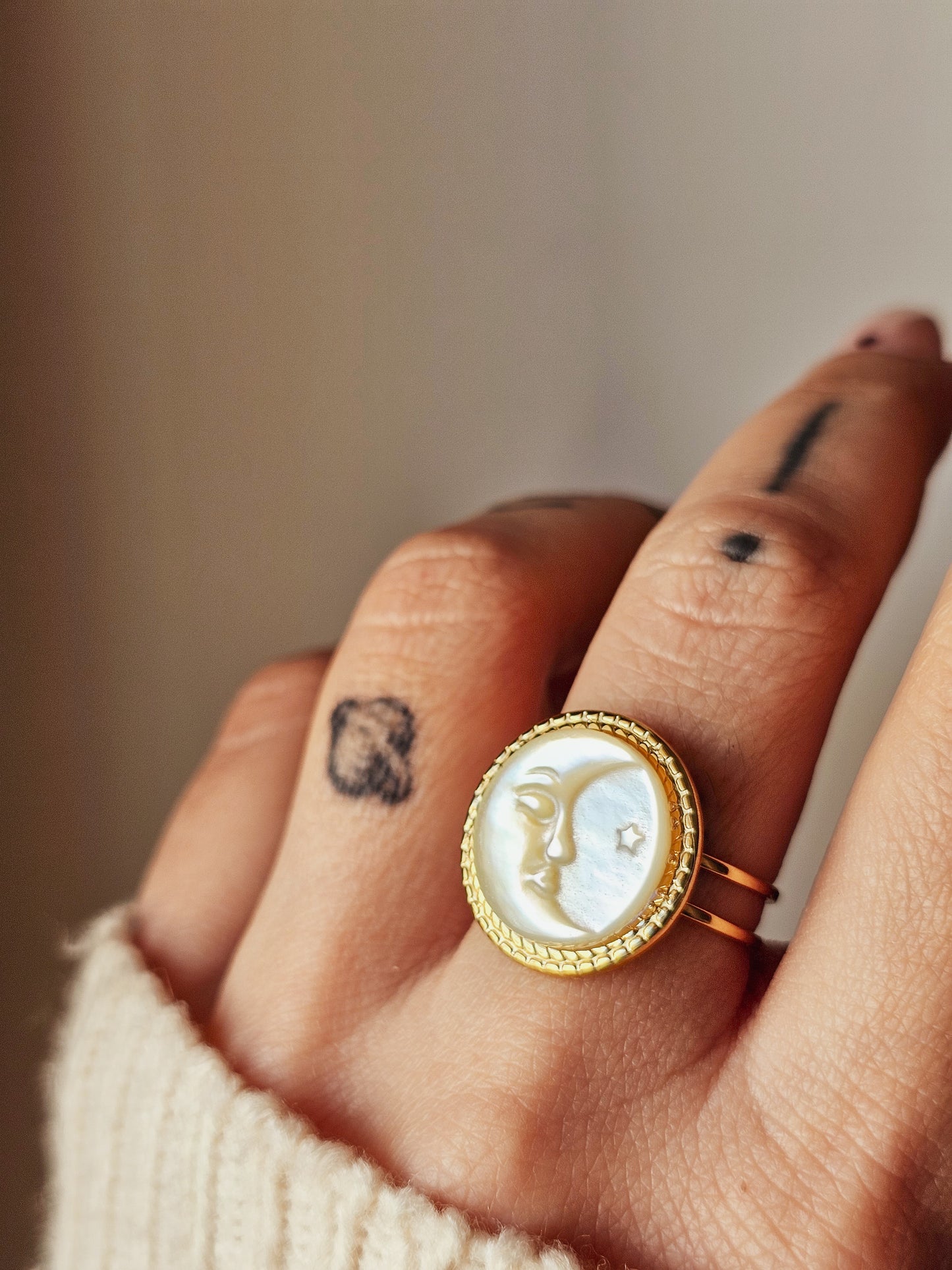 Anello White Moon