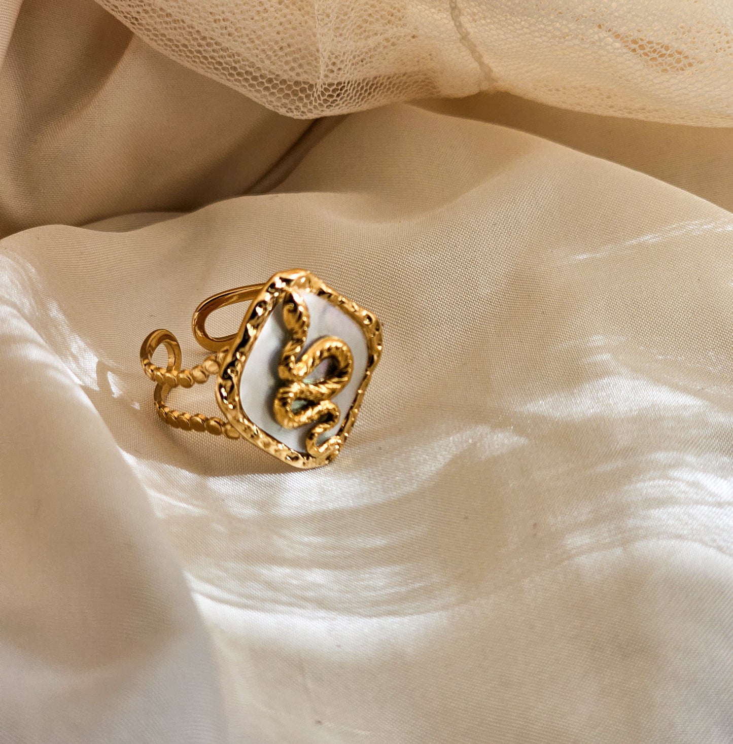 Anello Reptilia Special Madreperla