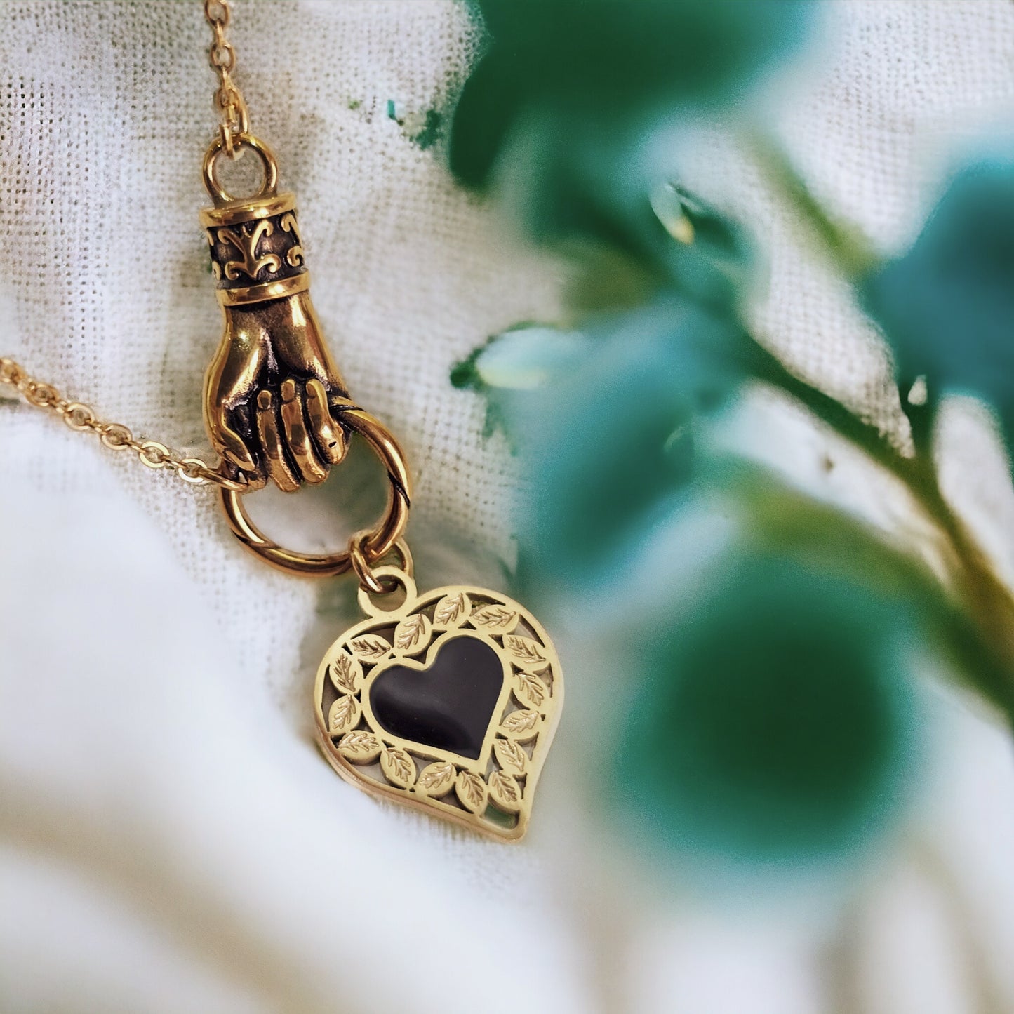 Clisma Black Necklace