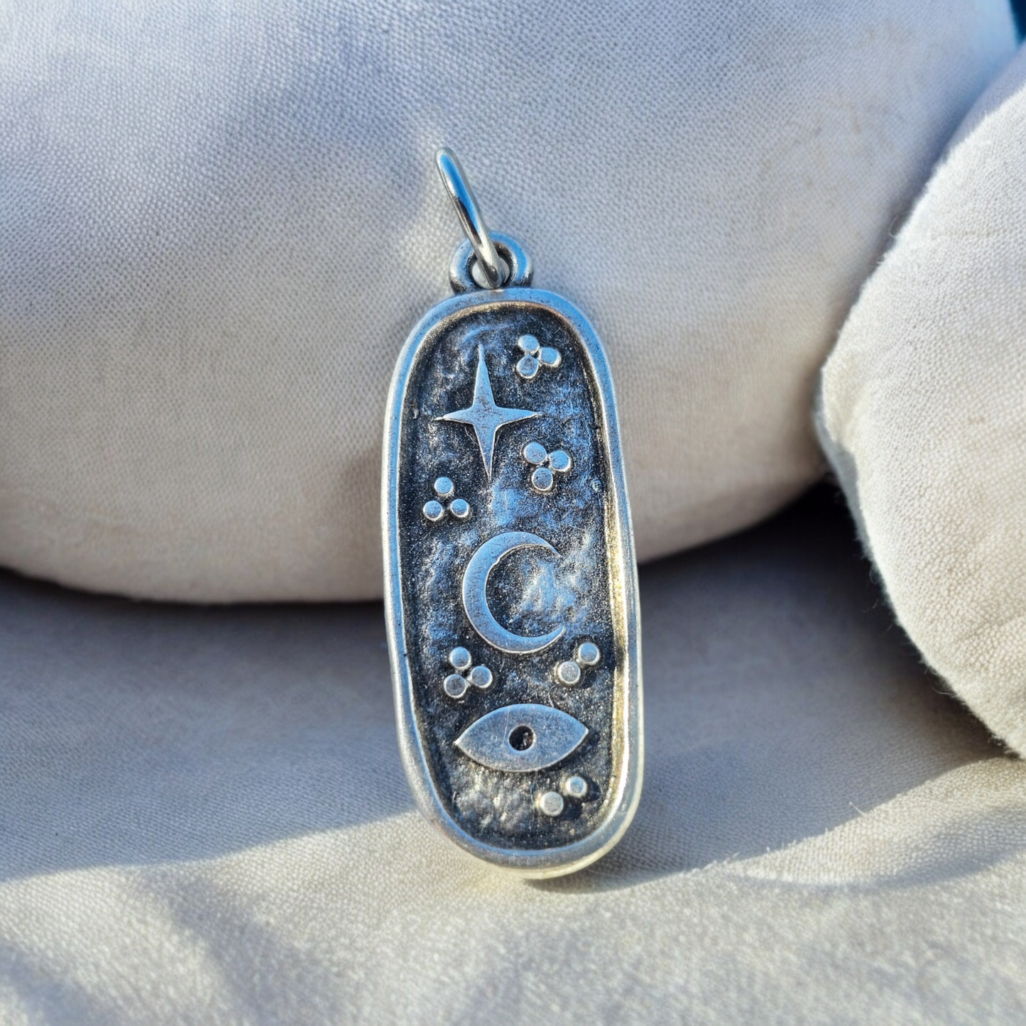 Charm Mistica