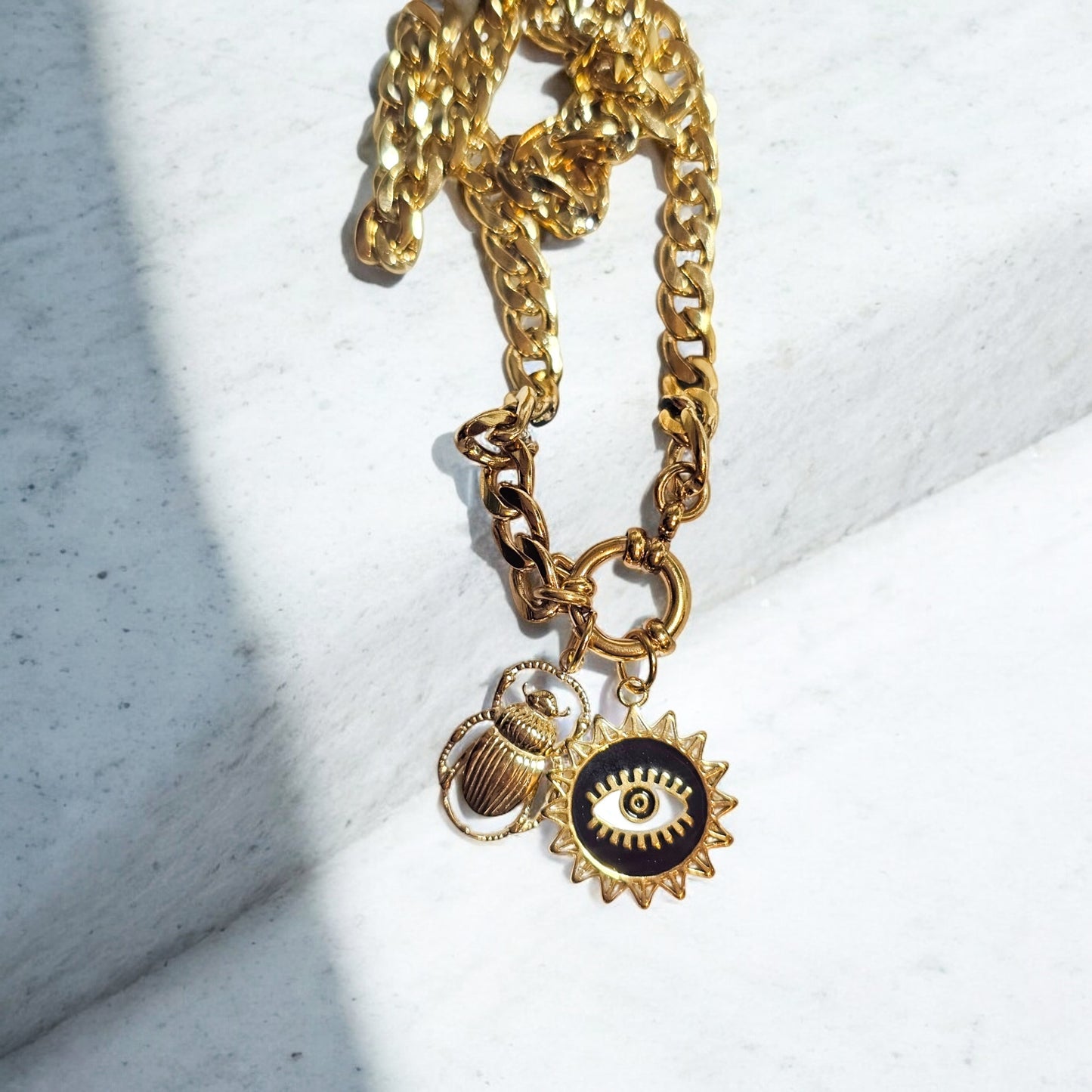 Charm Occhio nero