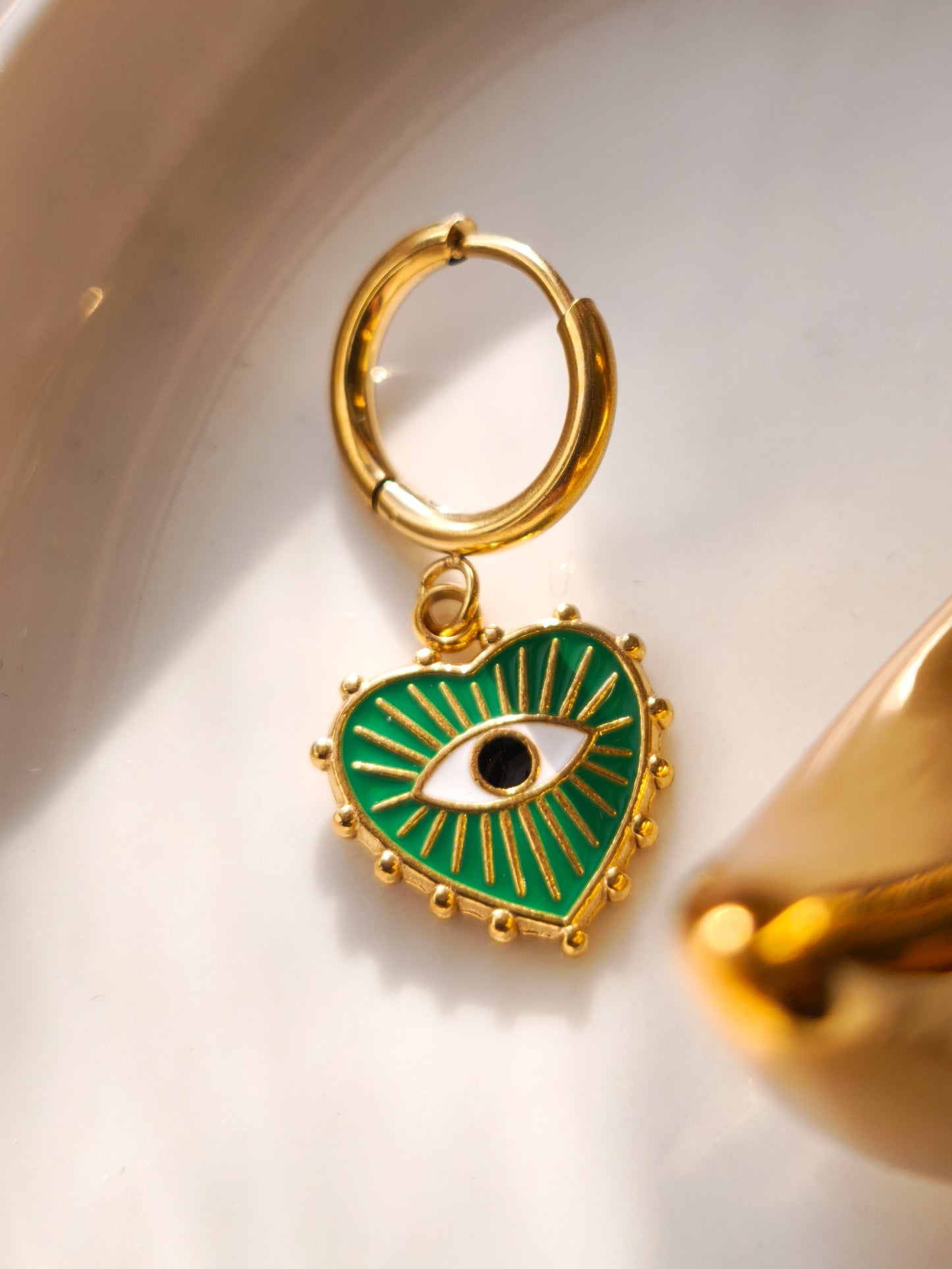 Single Earrings Heart Green Eye