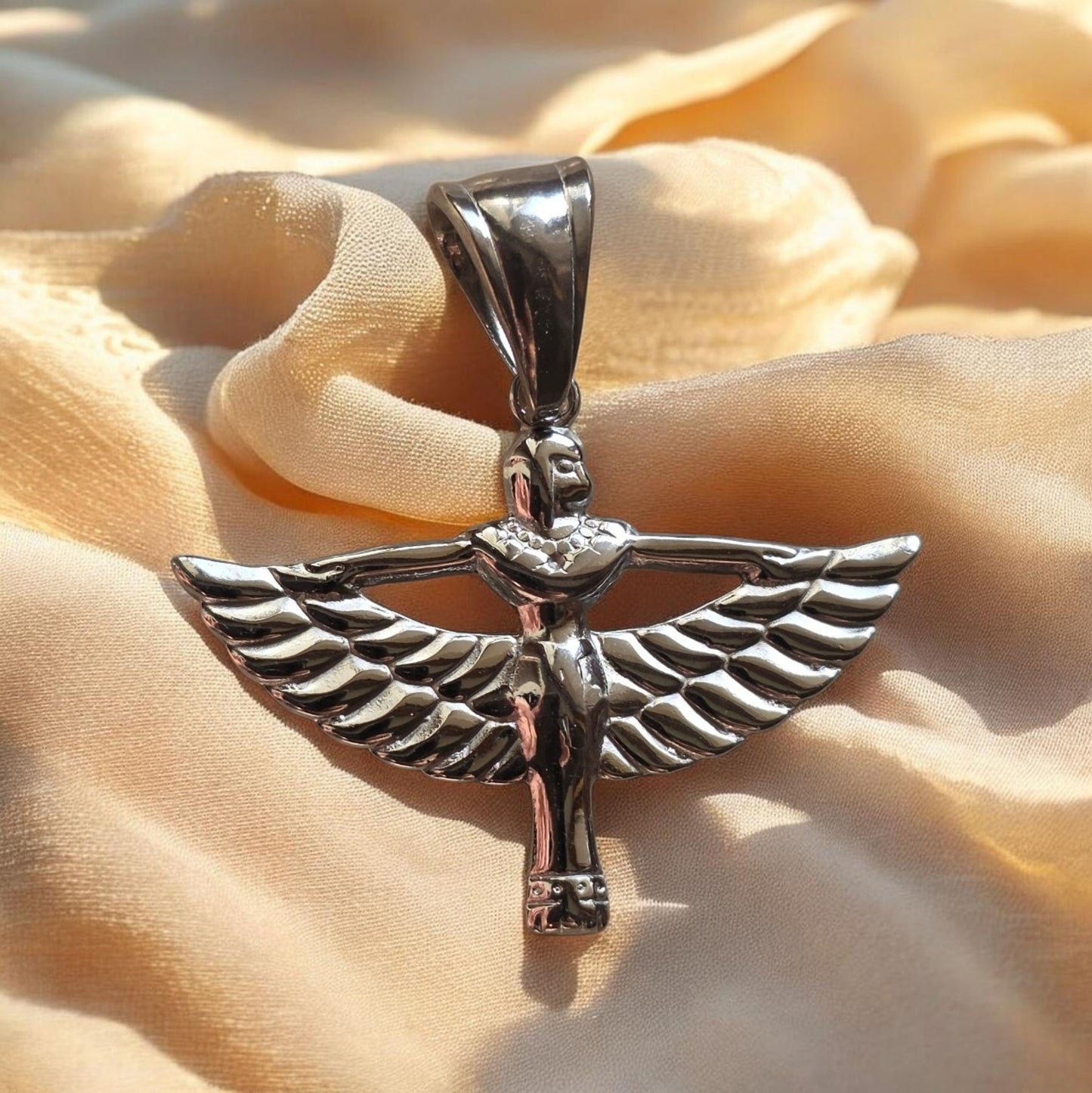 Charm Iside Silver