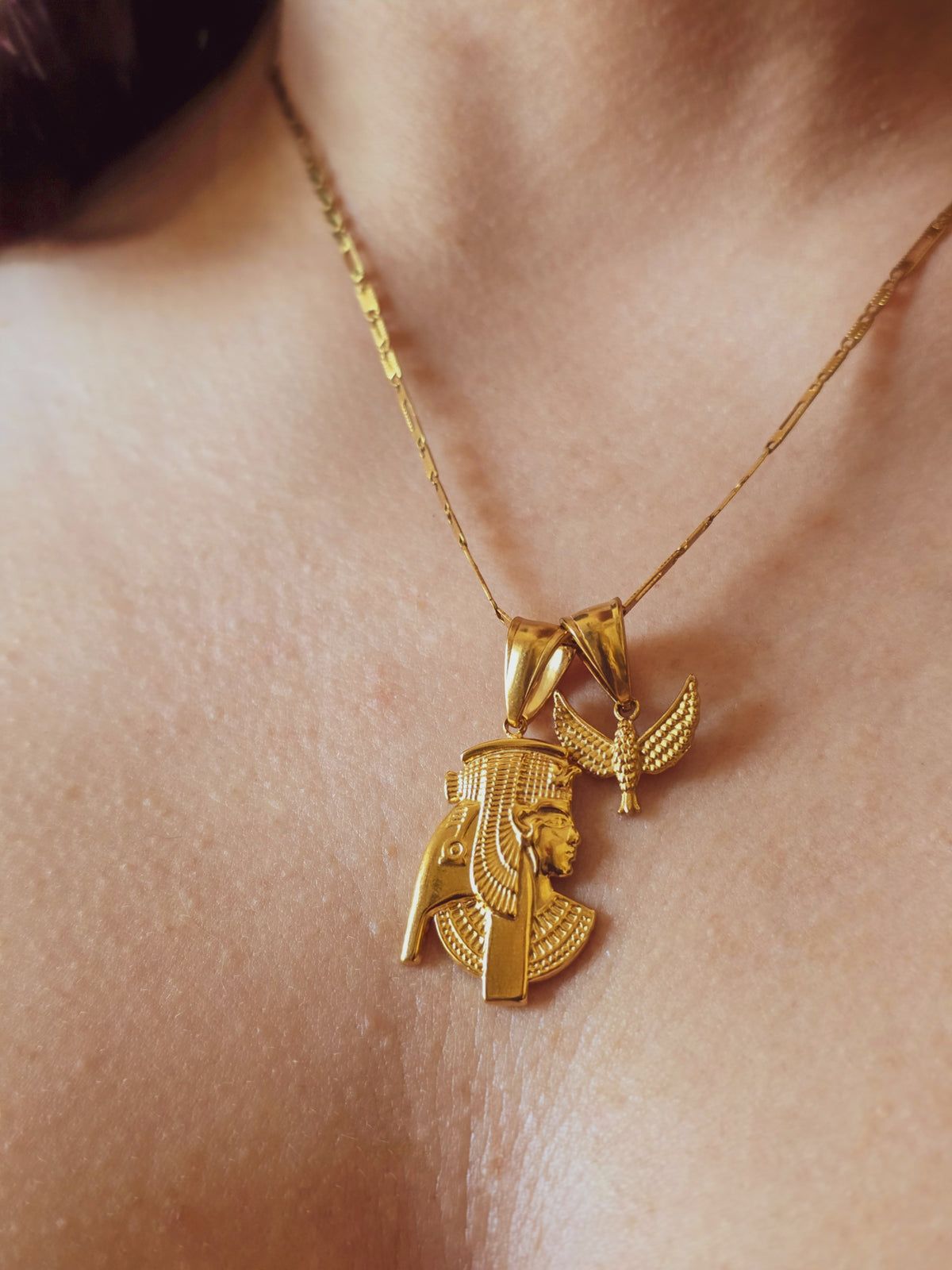Charm Nefertiti
