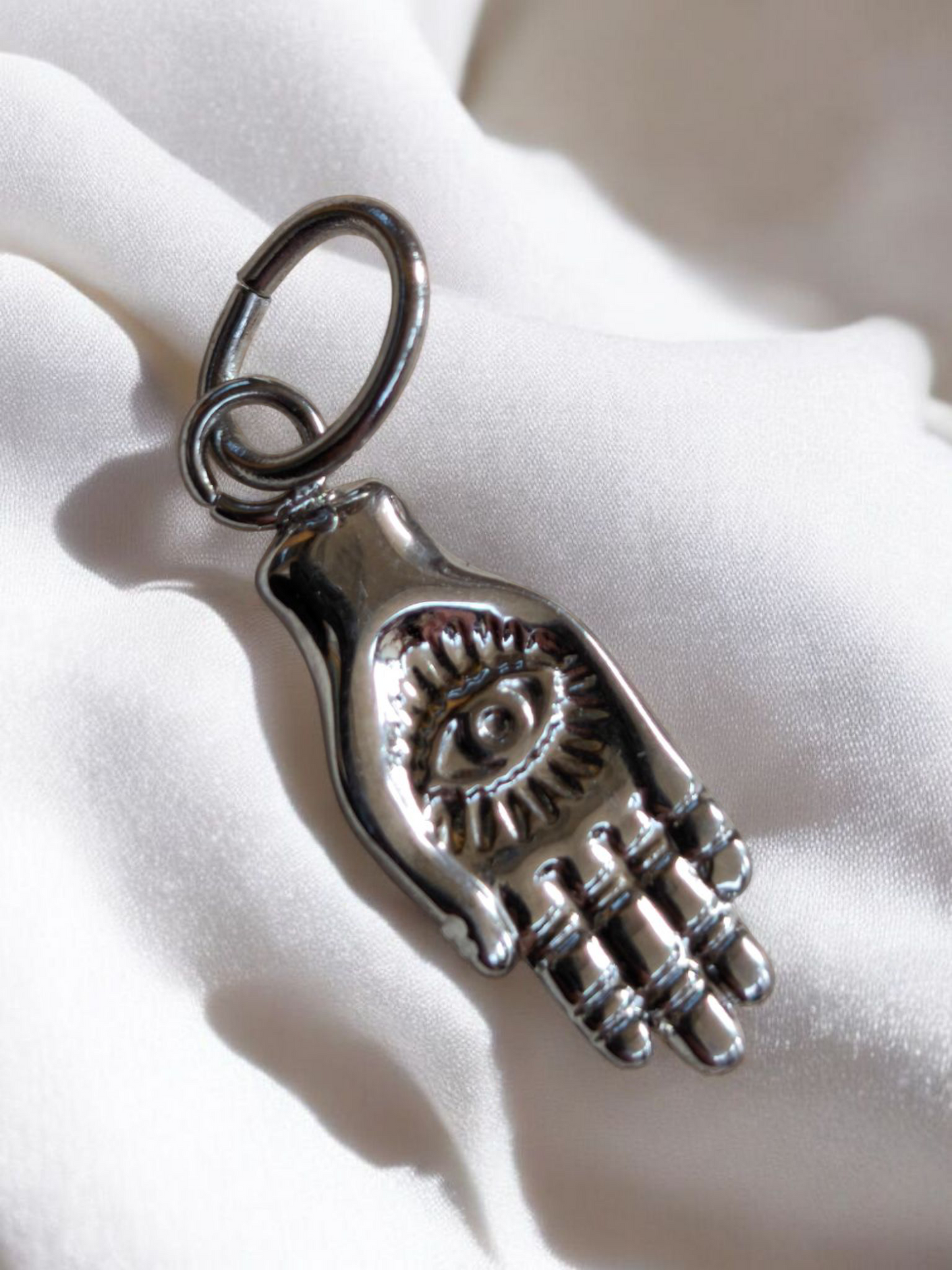 Charm Mano Esoterica