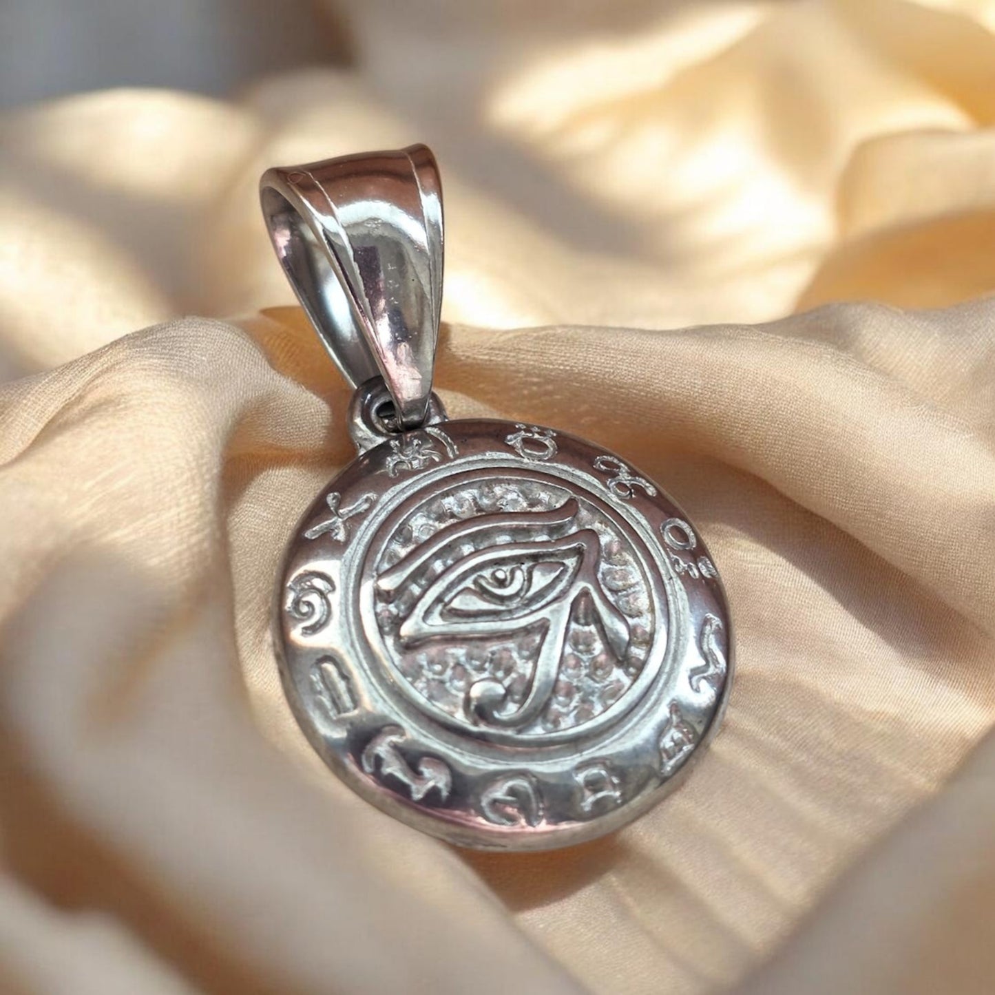 Charm occhio di Horus Silver