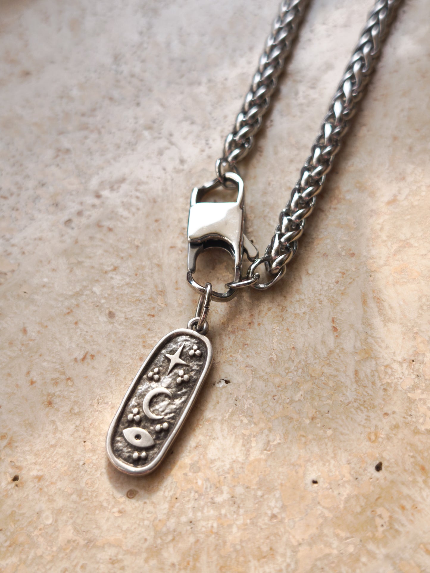 Charm Mistica