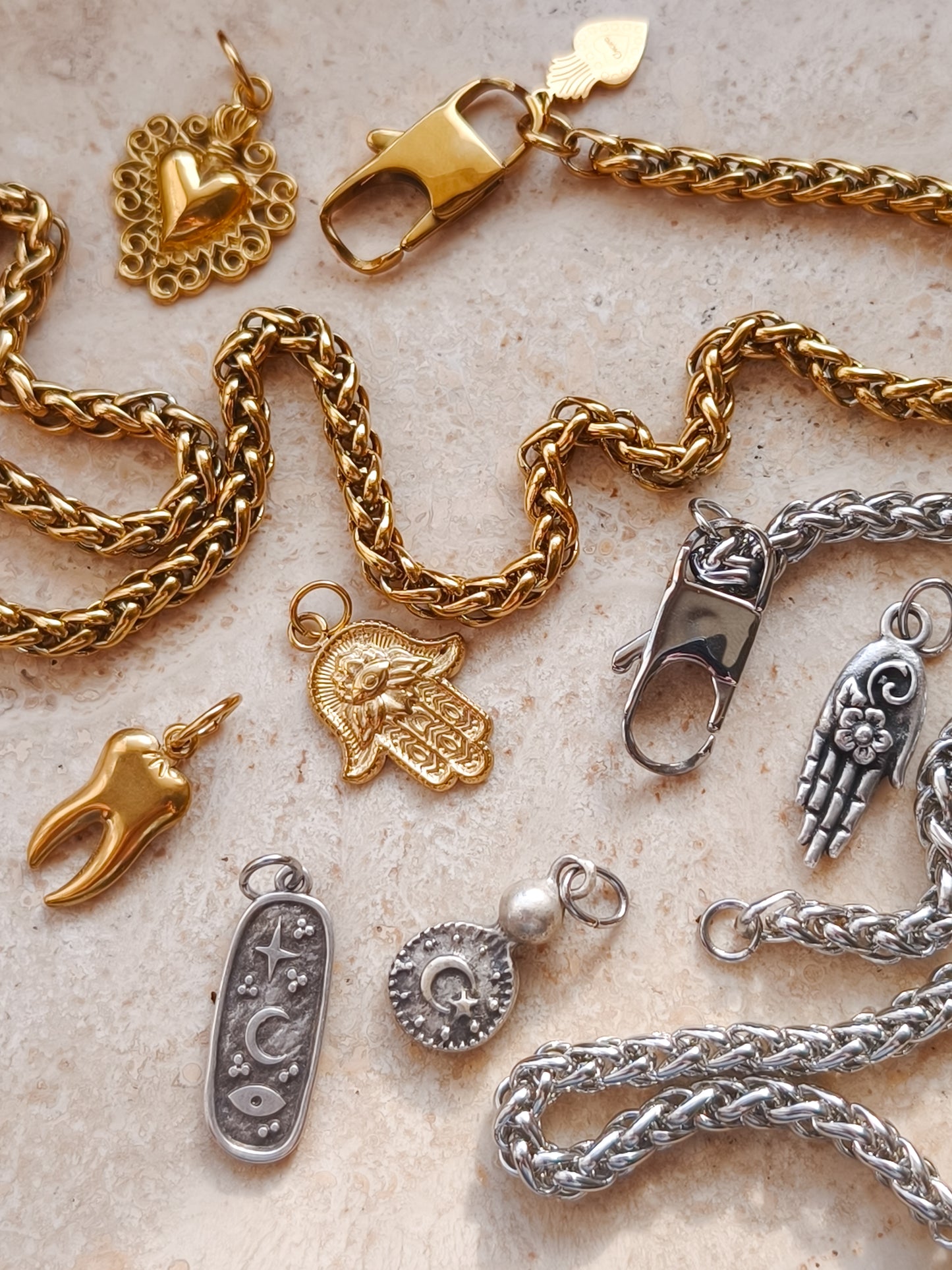 Charm Mano di Fatima Gold