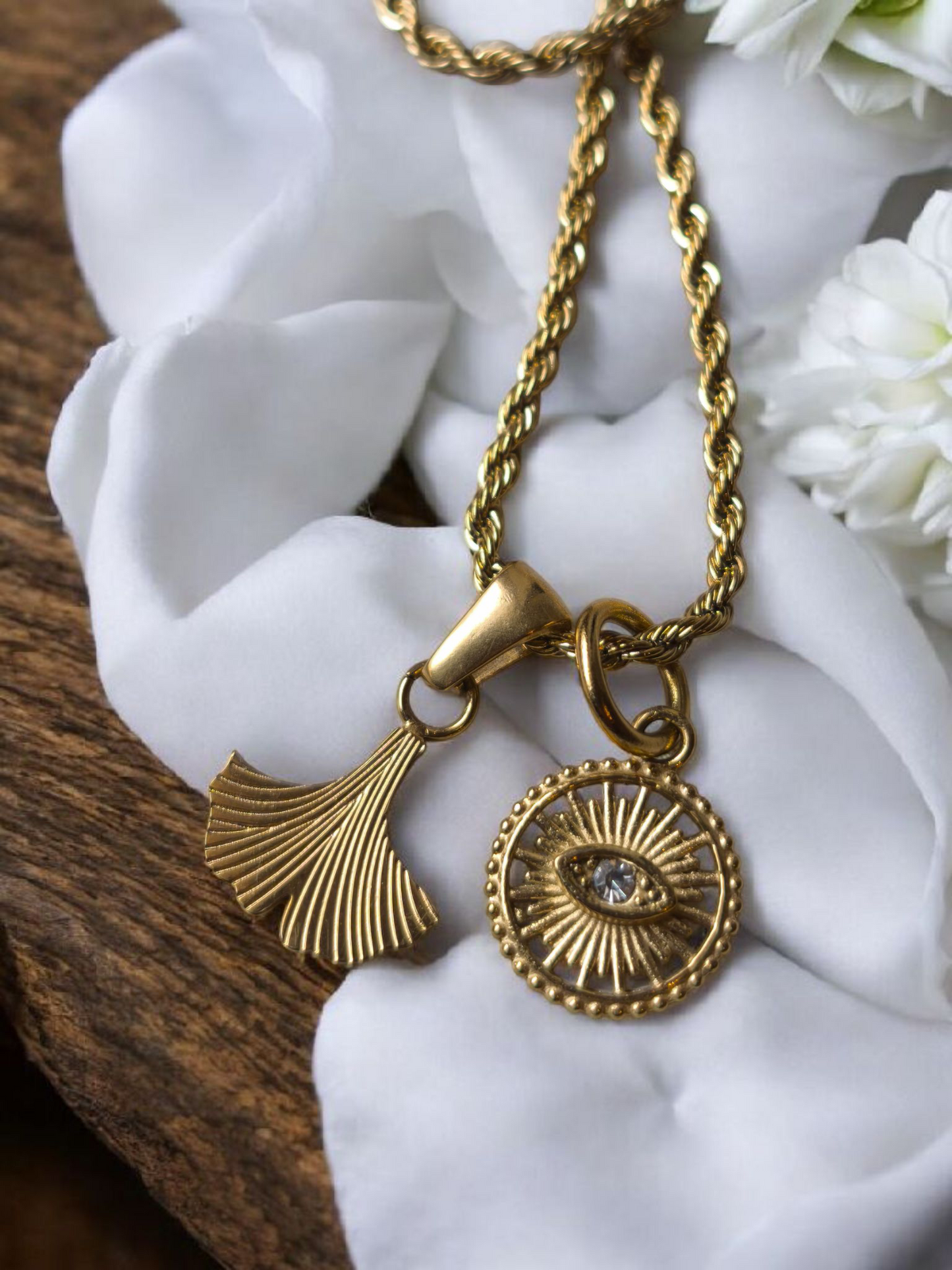 Charm Gingko Aura