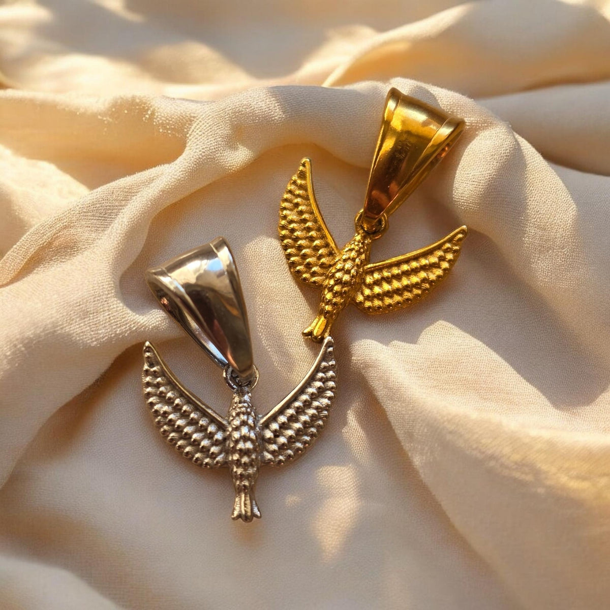 Charm Falco di Amenti
