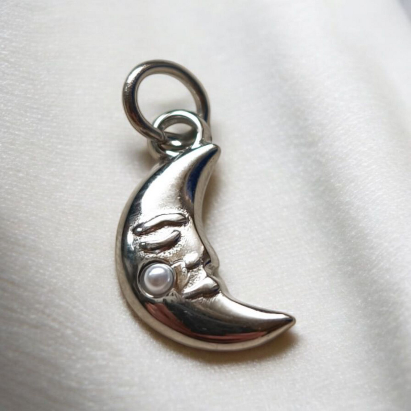 Charm Luna perla