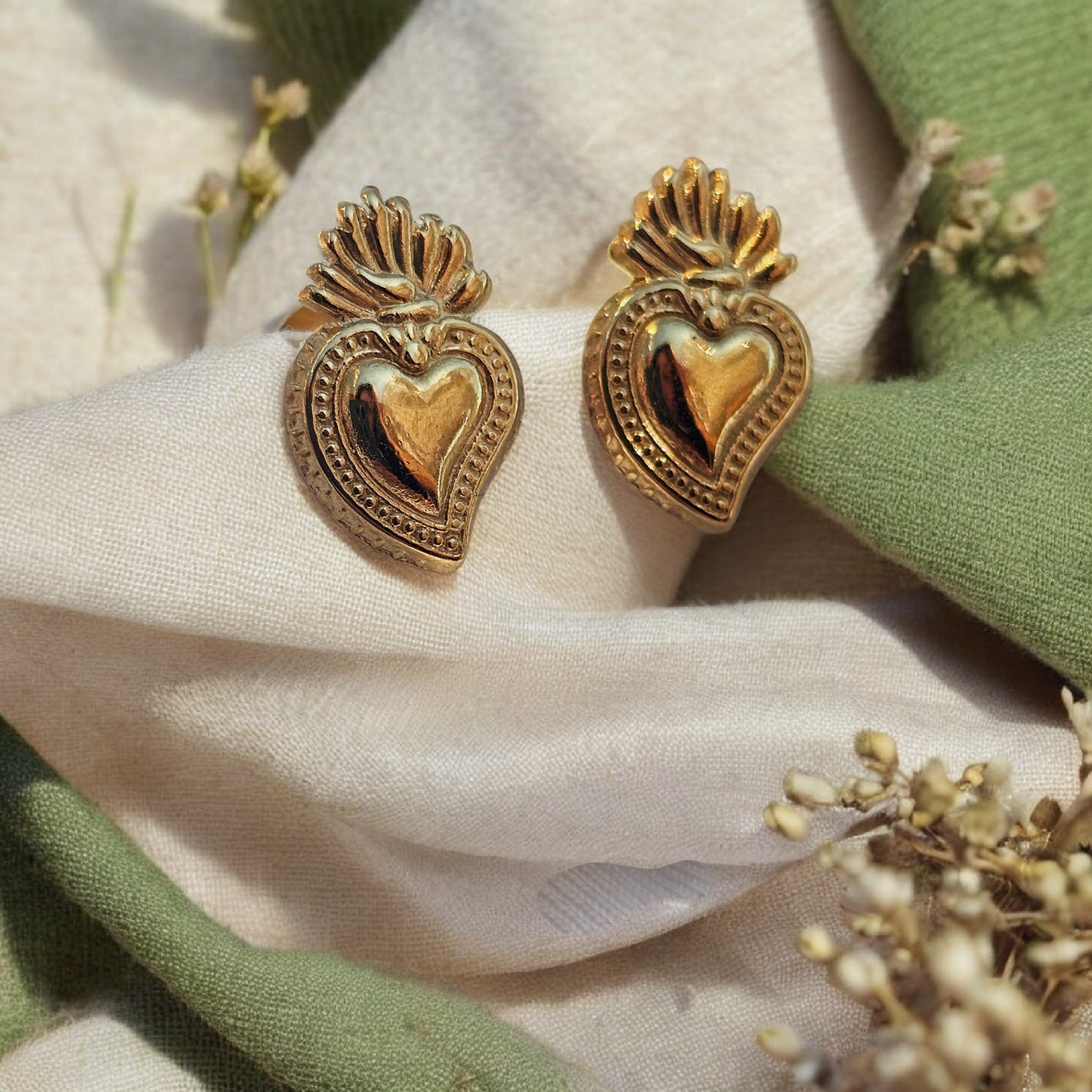 Sacred Heart Lobe Small Earrings