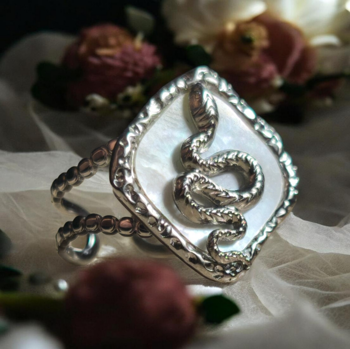 Reptilia Special Mother-of-Pearl Silver Ring