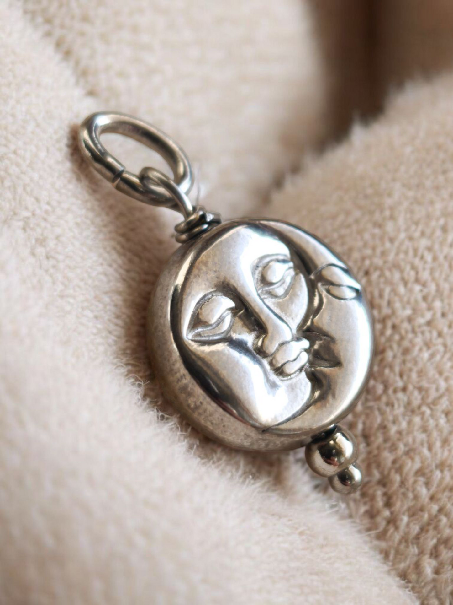Charm SoleLuna Bold