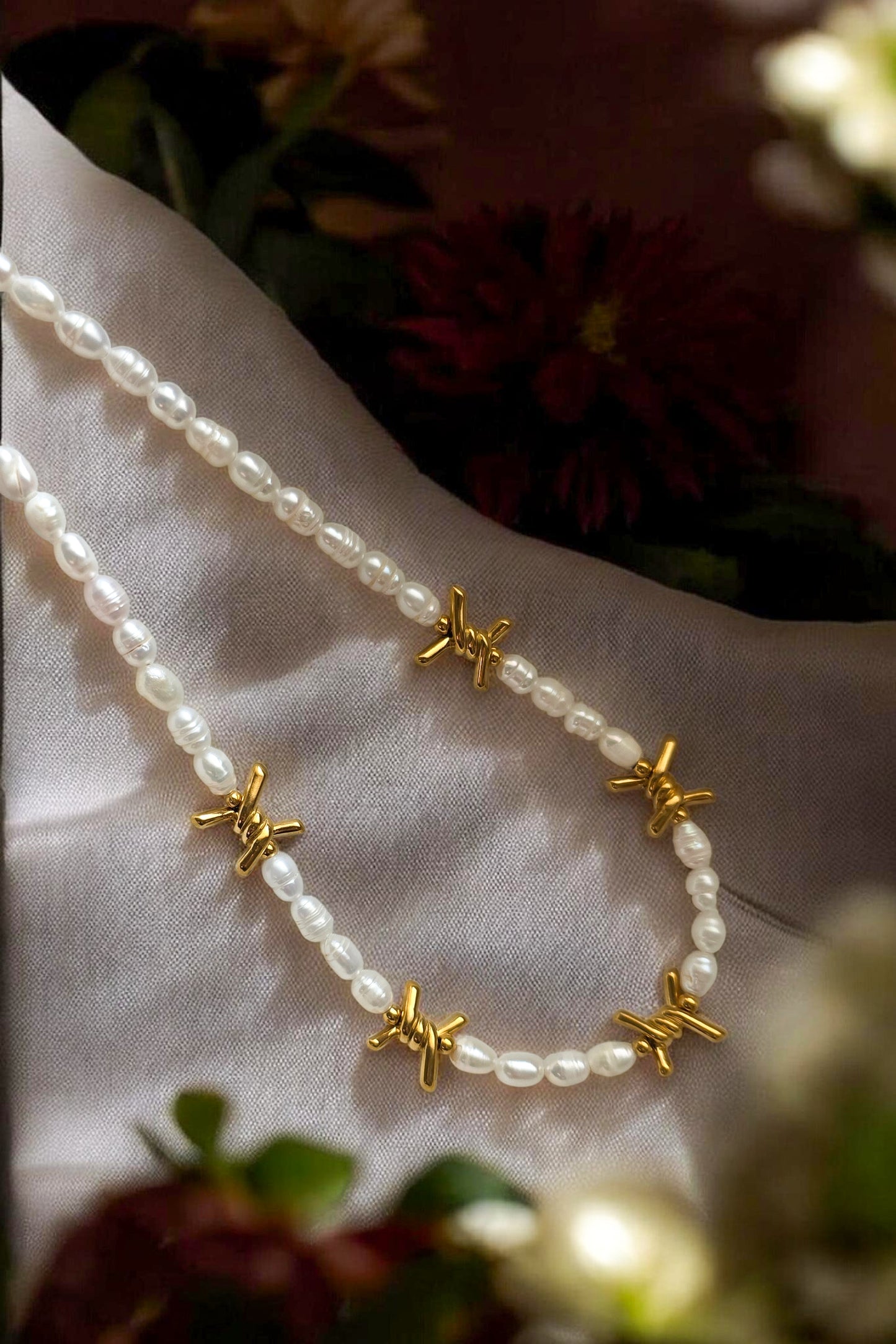 Golden Knot Choker