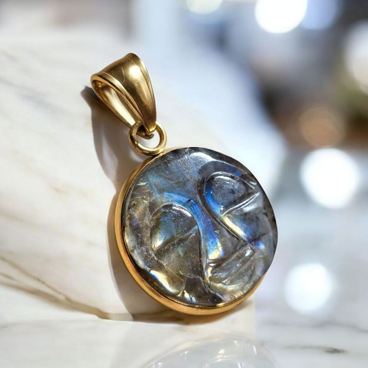 Charm Ecate Labradorite