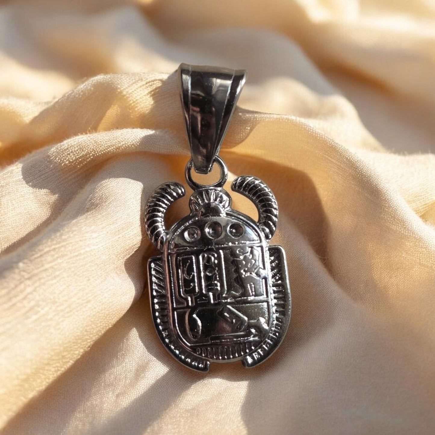 Charm Scarabeo Silver