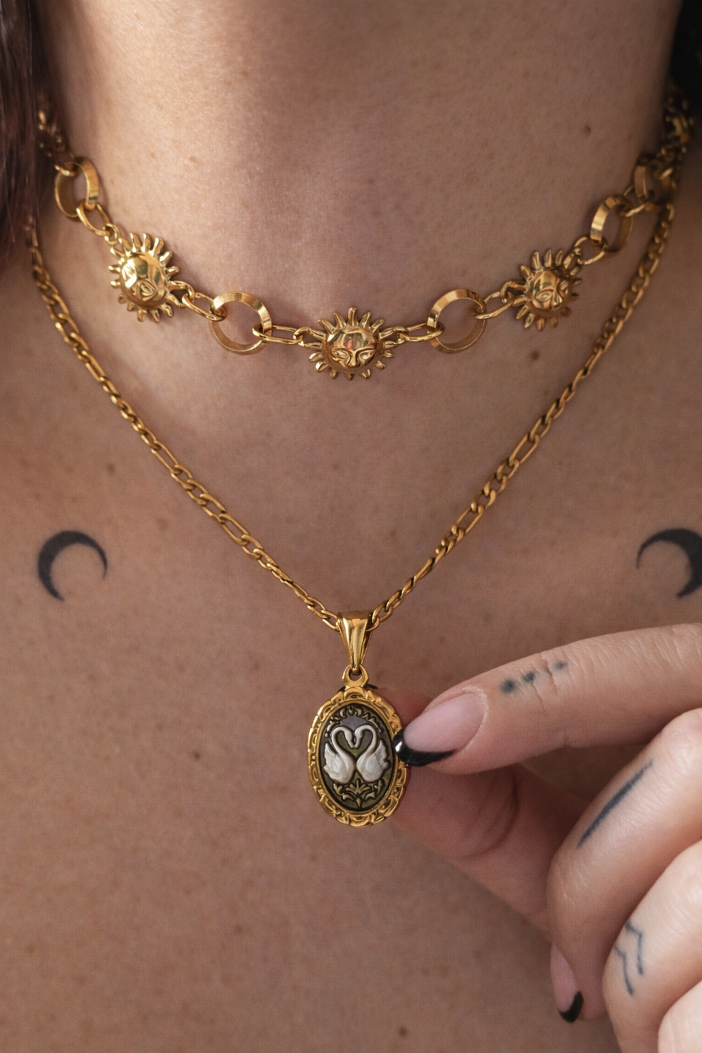 Swans Choker