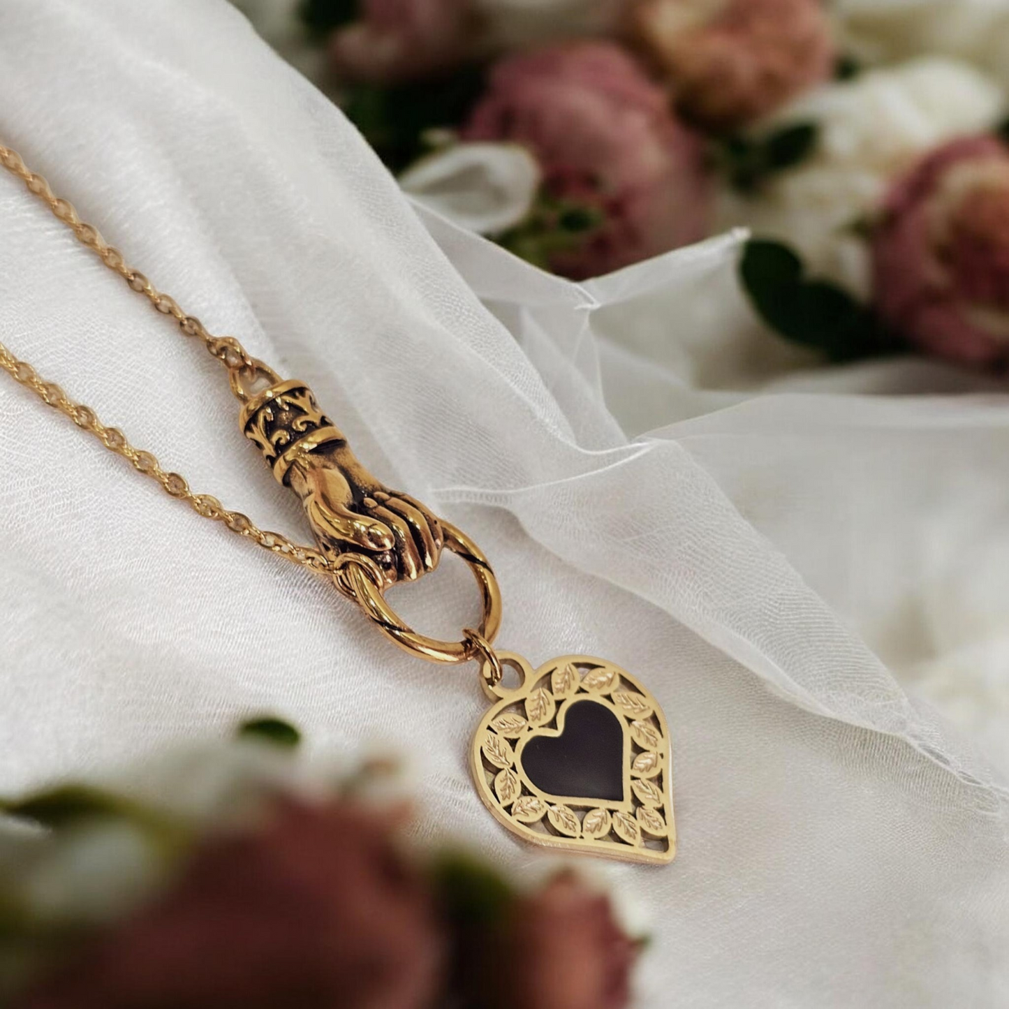 Clisma Black Necklace
