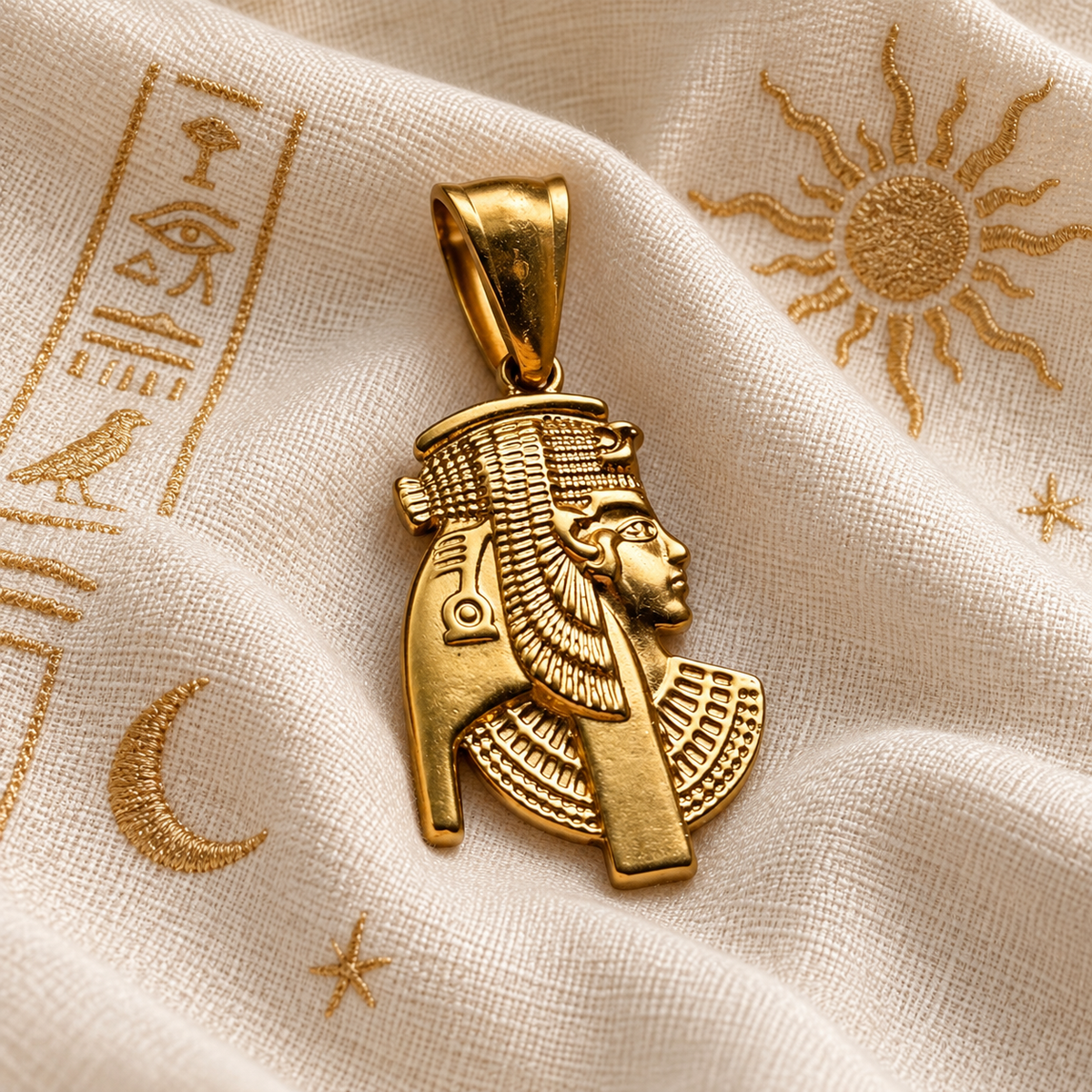 Charm Nefertiti