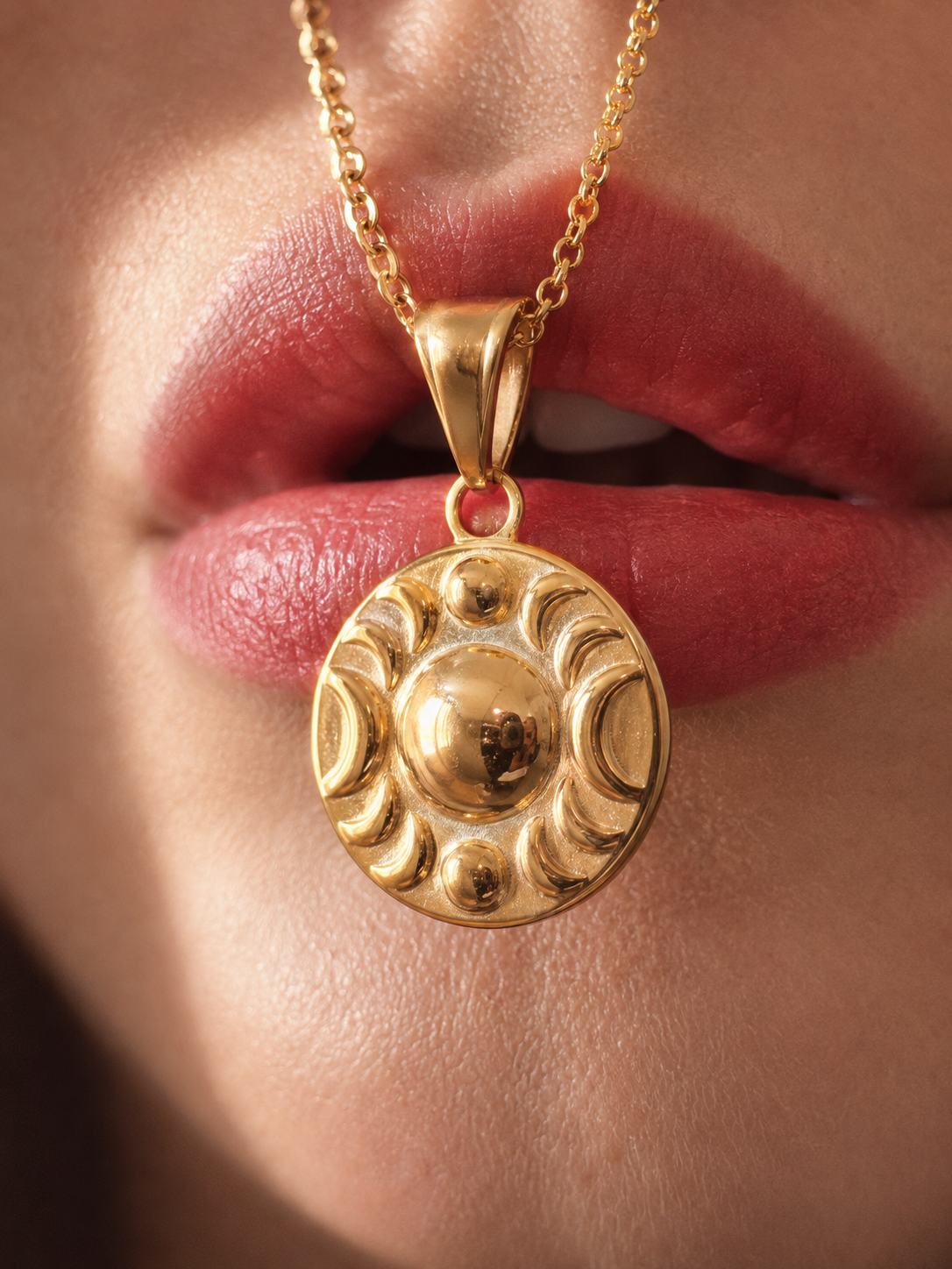 Medallion 13 Moons