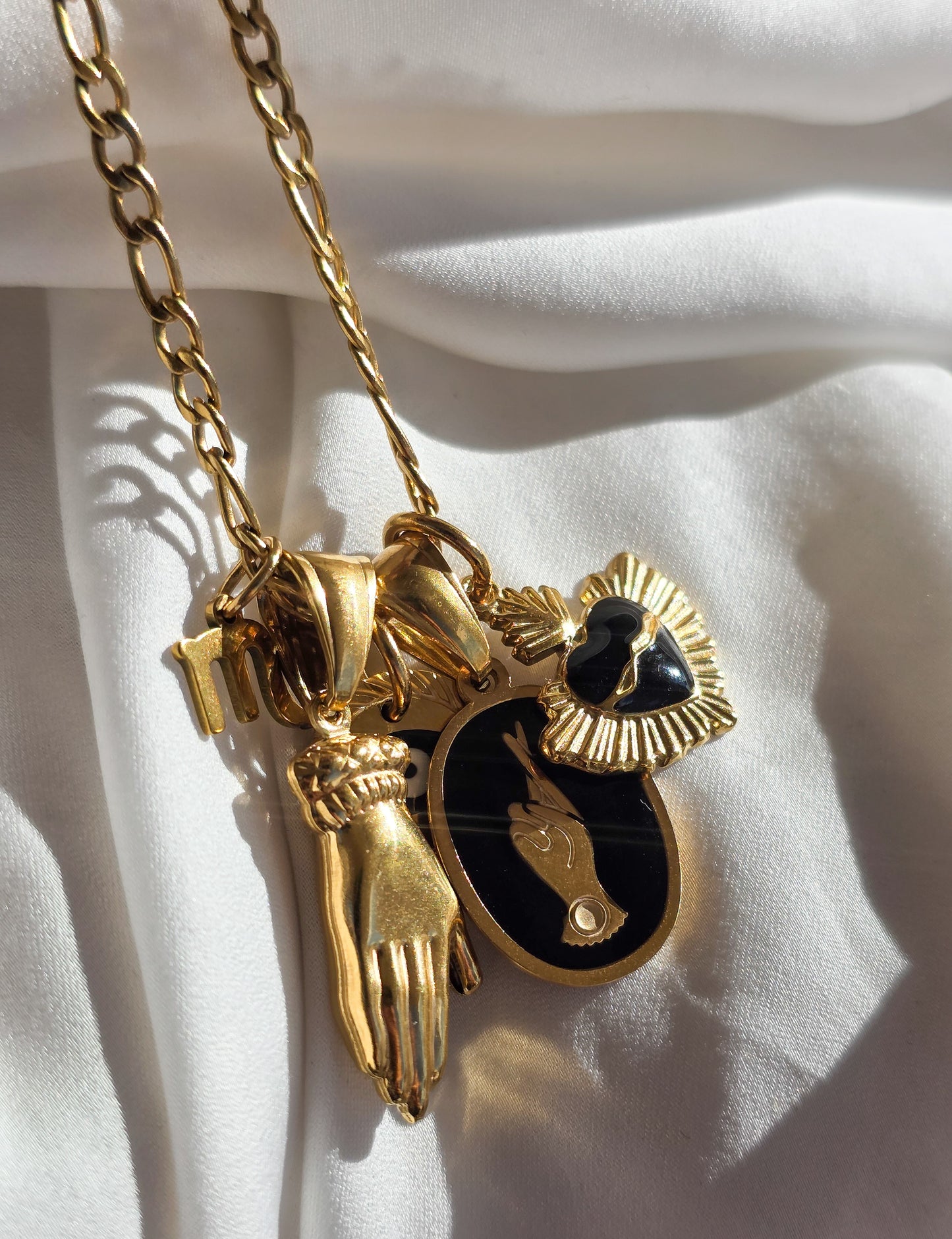 Charm Mano Benedetta