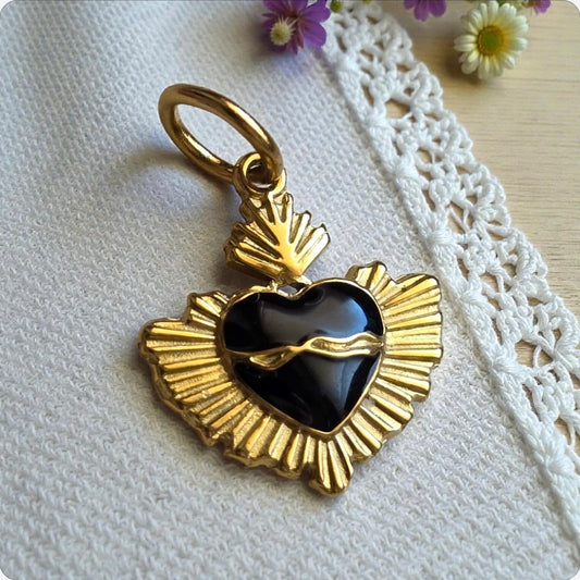Black Cvore Ray Charm
