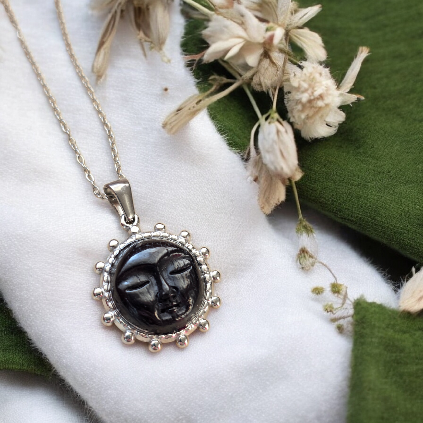 Hecate Noir Necklace