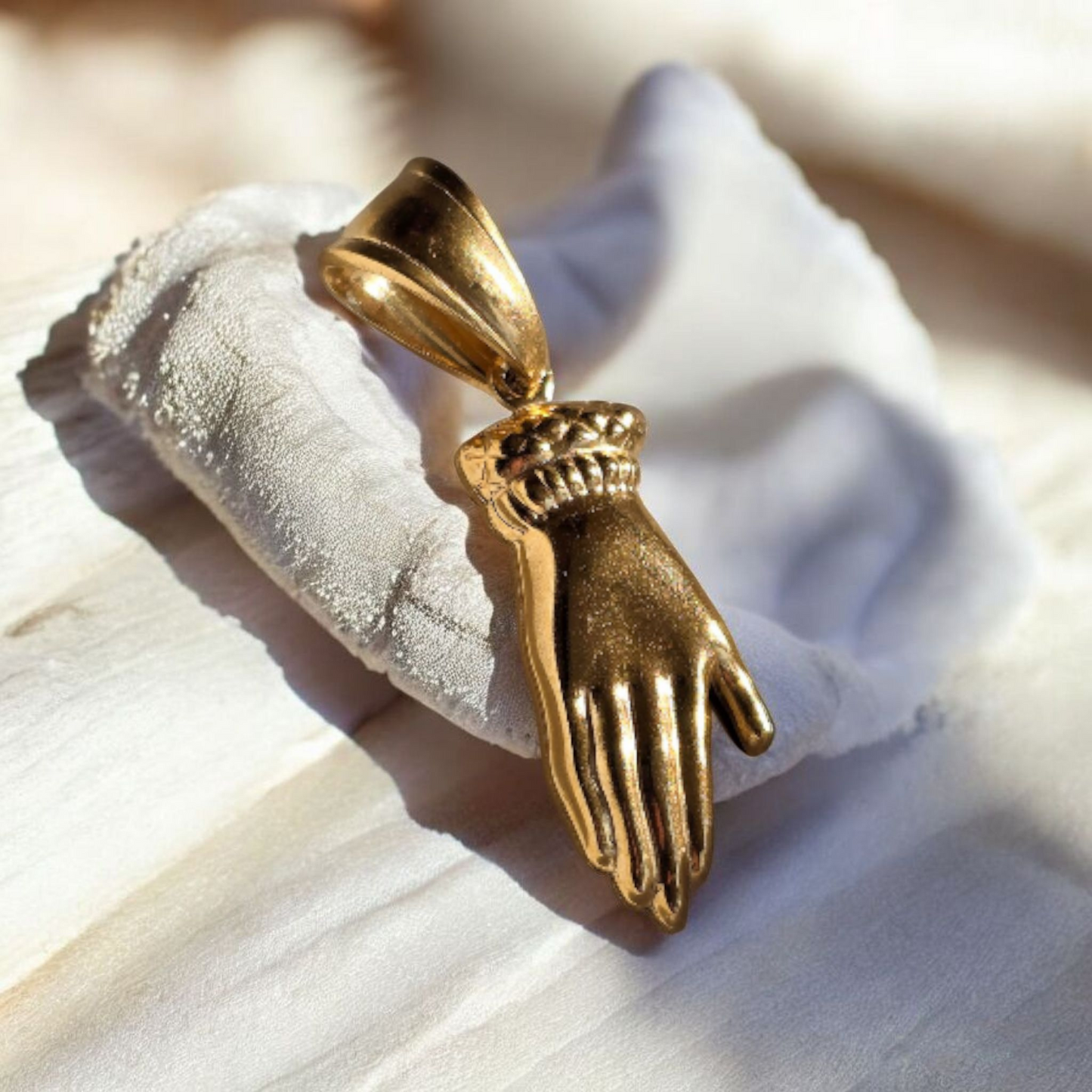 Charm Mano Benedetta