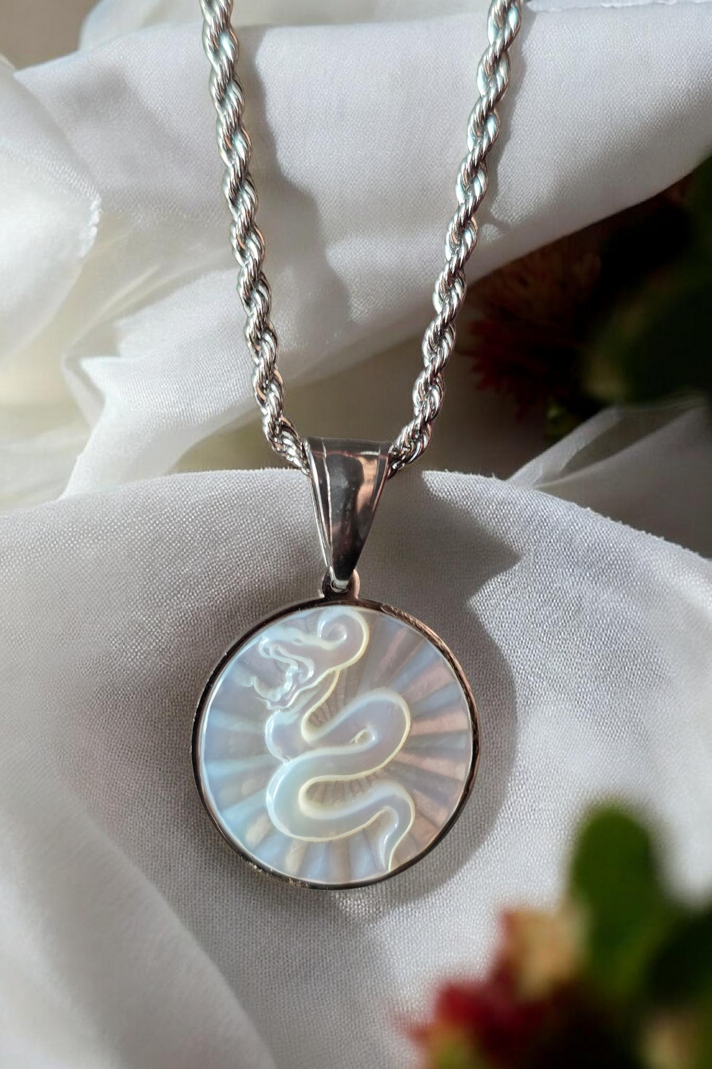 Medaglione Nacre Serpente Silver
