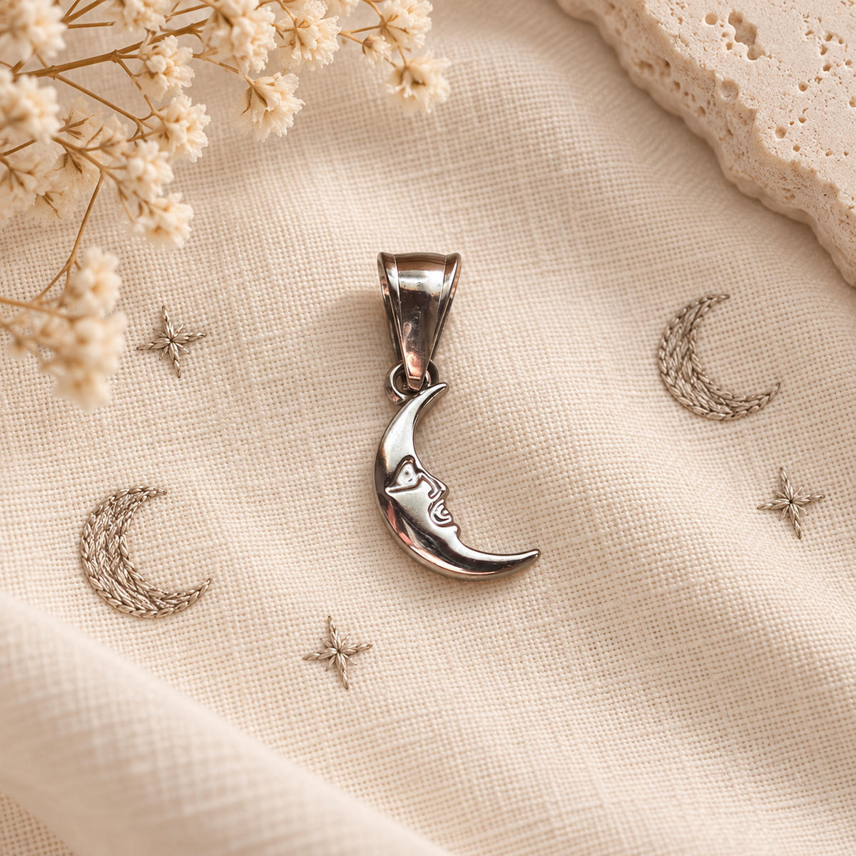 Charm Luna