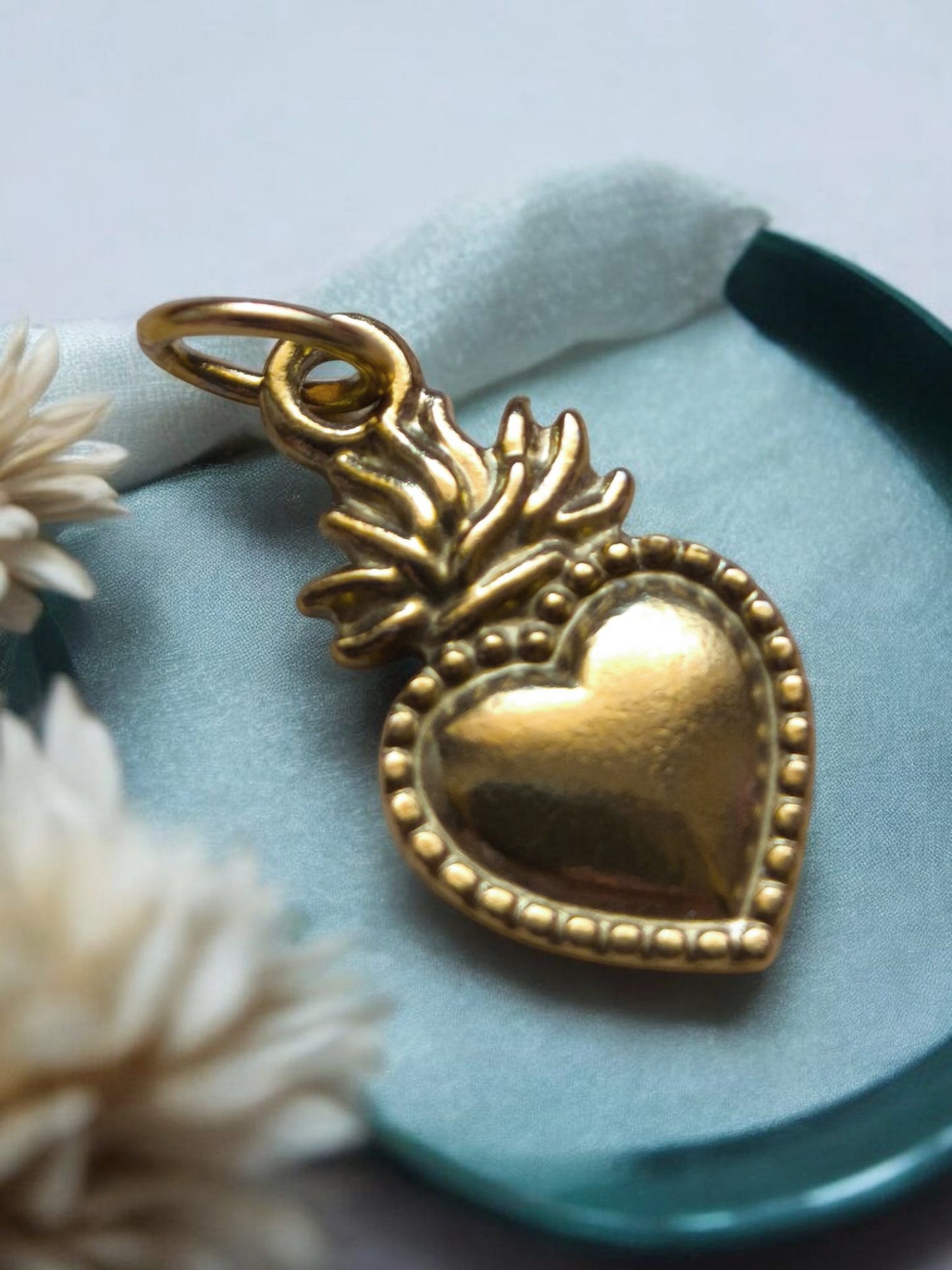 Charm Cvore Sacro Gold