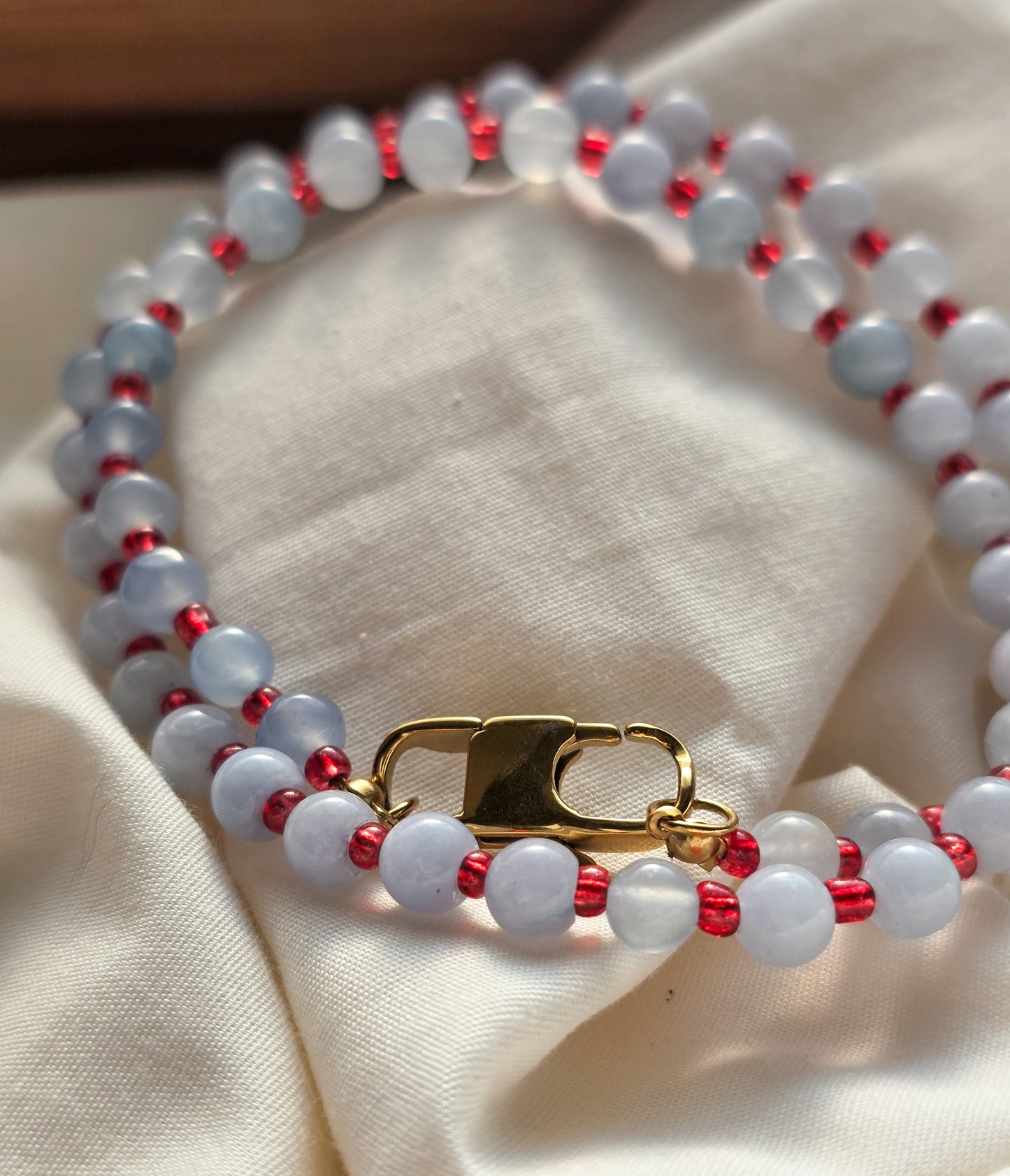 Collana Etere