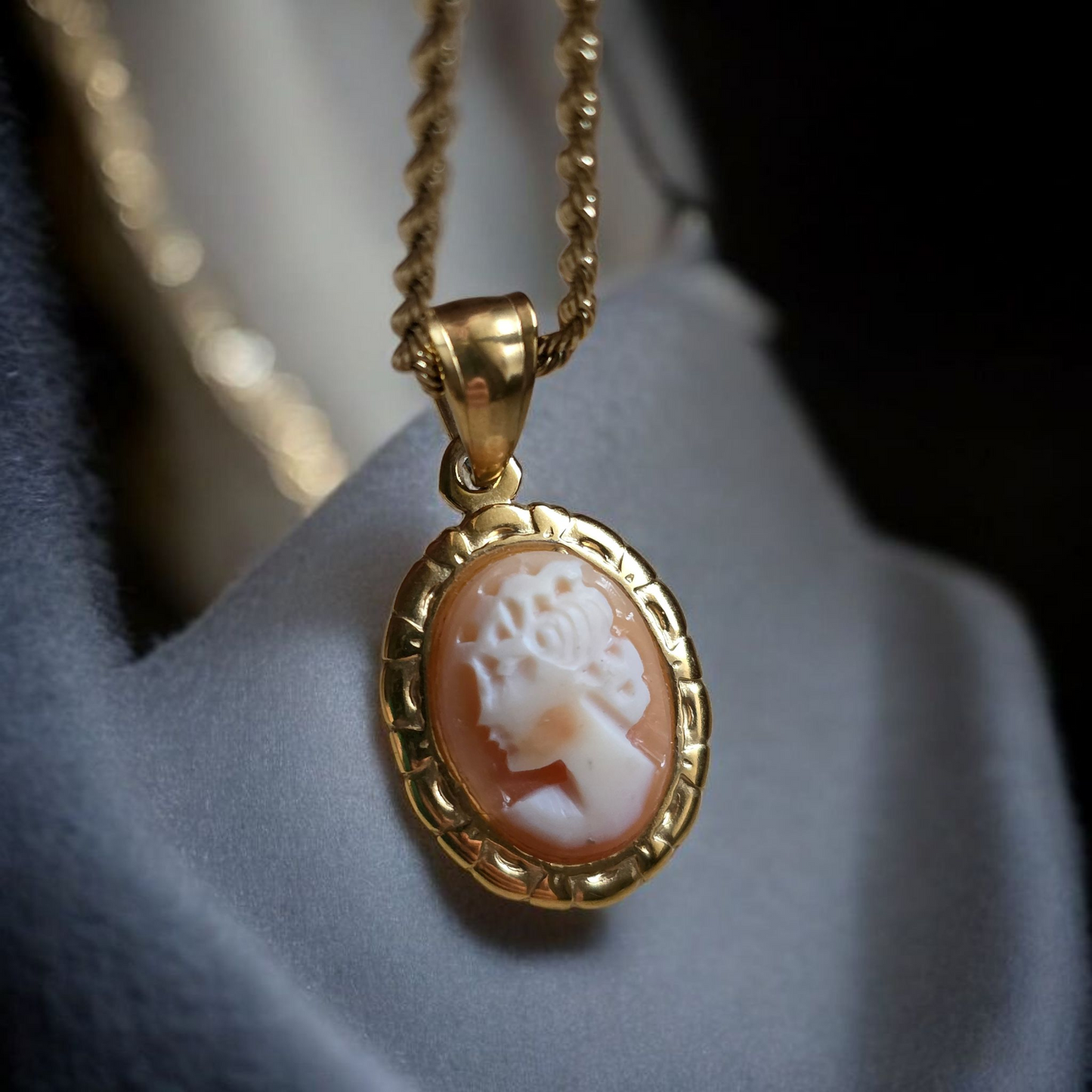 Artemisia Cameo (Limited Edition)
