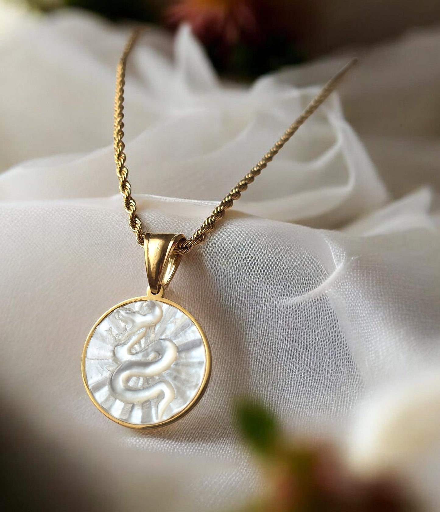 Medaglione Nacre Serpente Gold