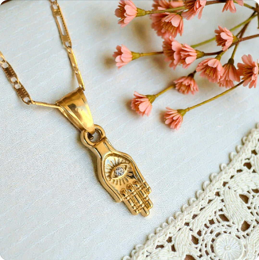 Charm Mano Esoterica