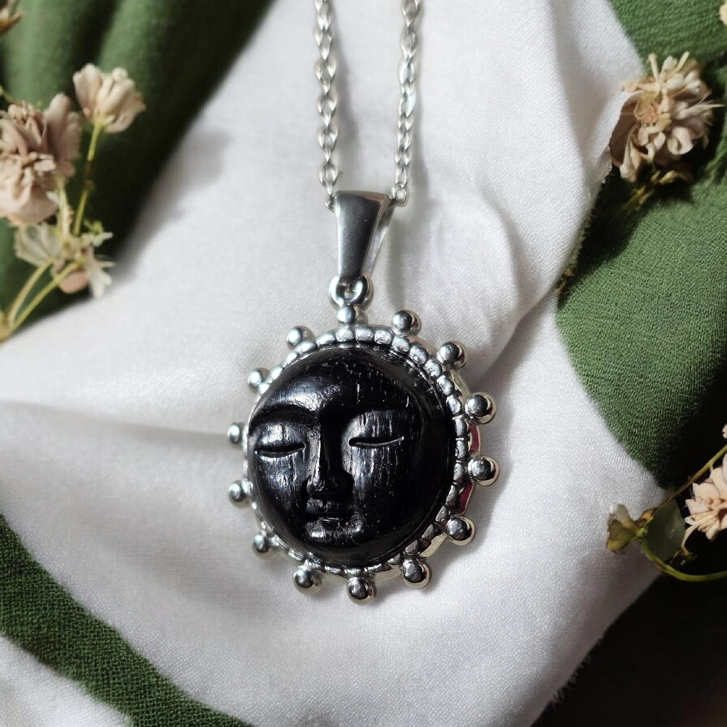 Hecate Noir Necklace