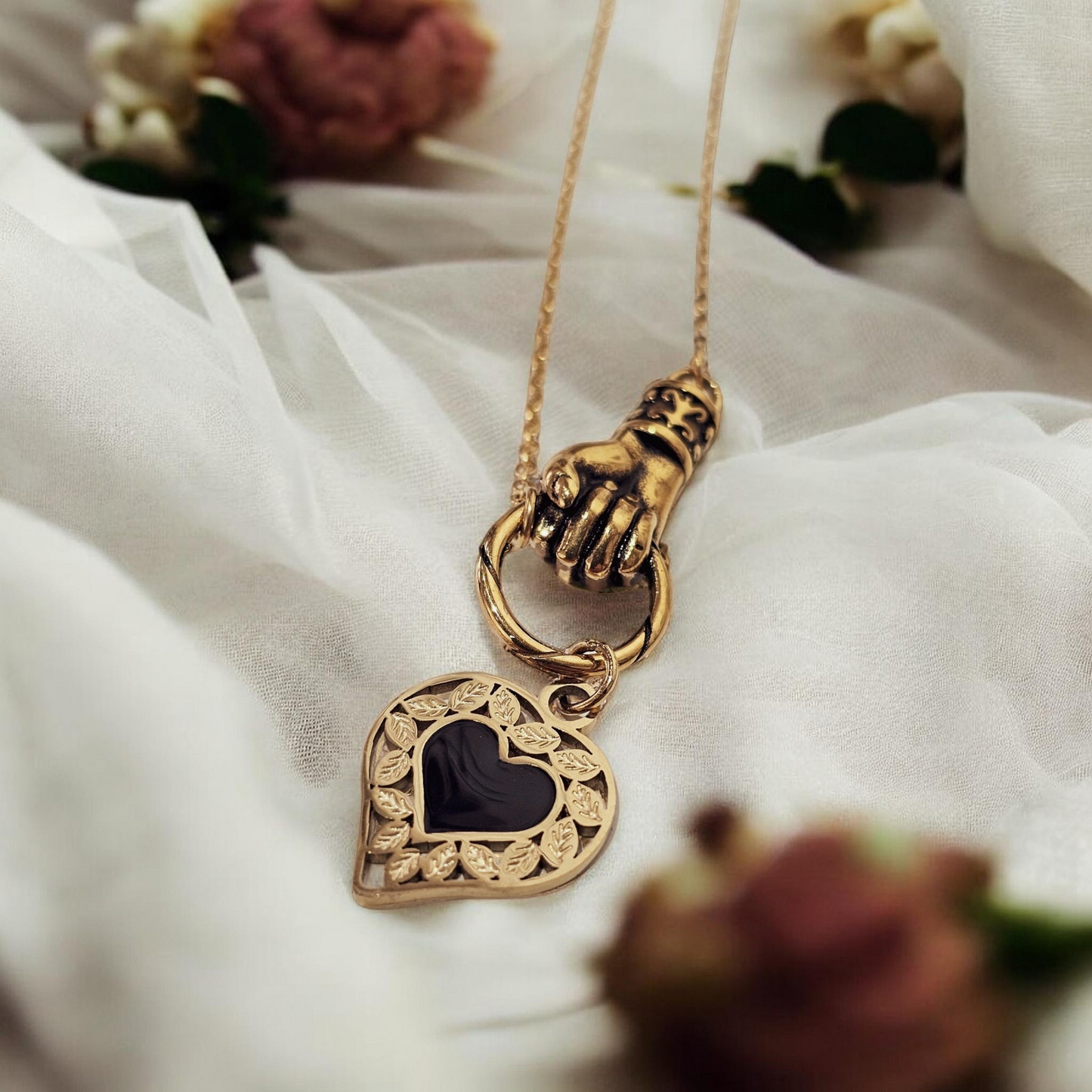 Clisma Black Necklace