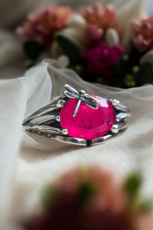 Chloris Fuchsia Quartz Ring