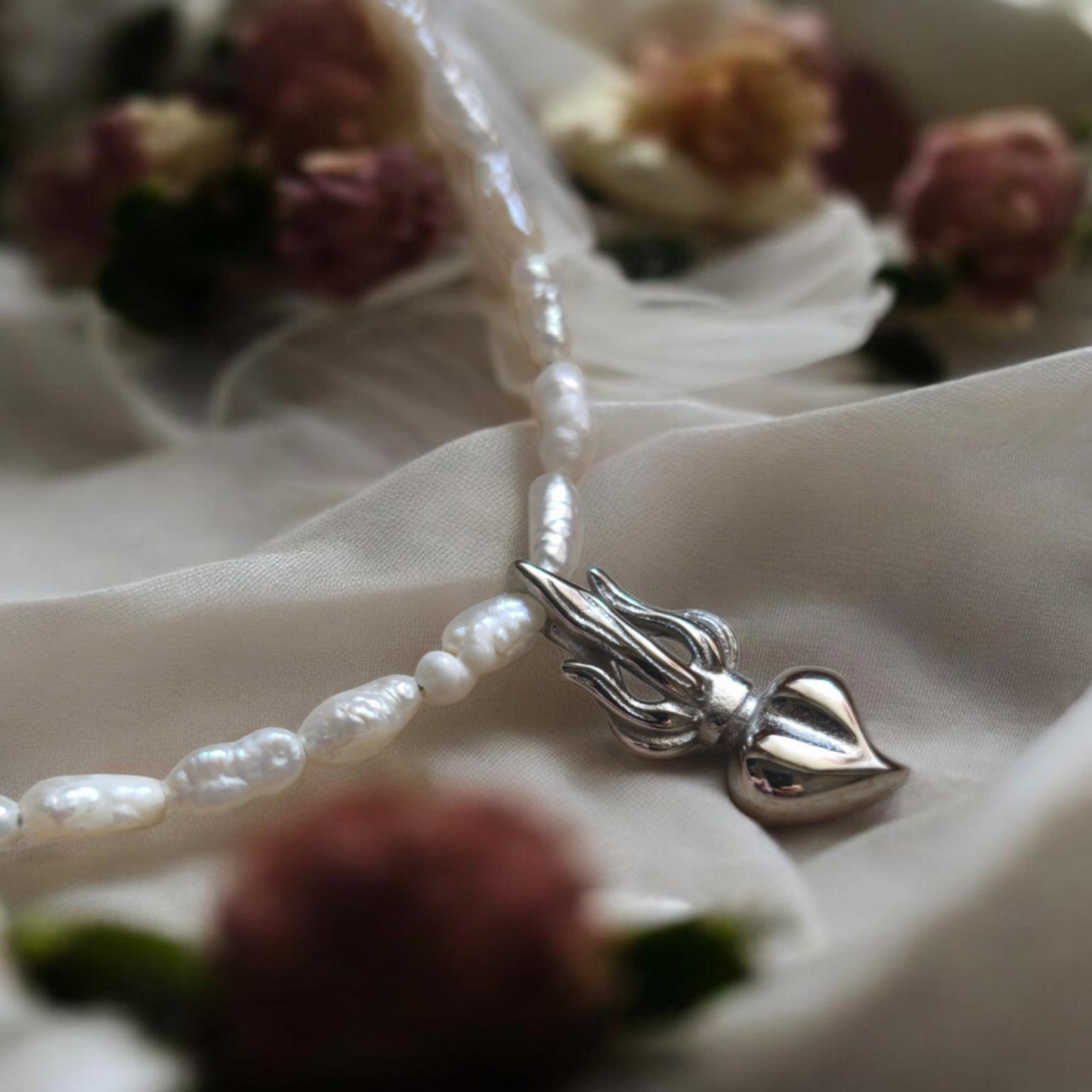 Cvore Vivo Necklace (Pearl Rice Edition)