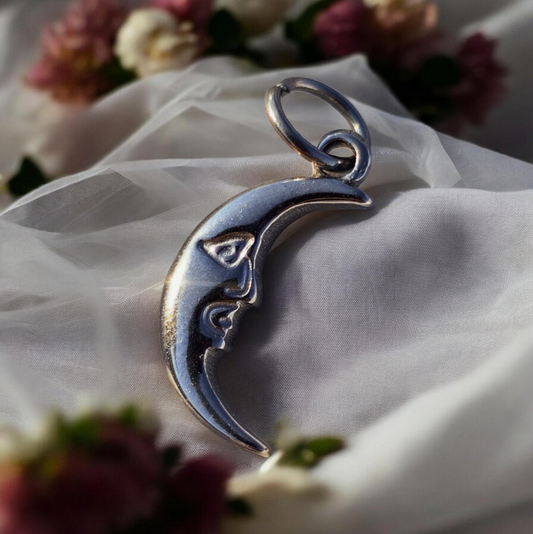 Charm Luna