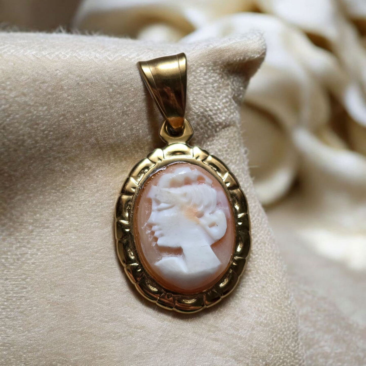 Artemisia Cameo (Limited Edition)