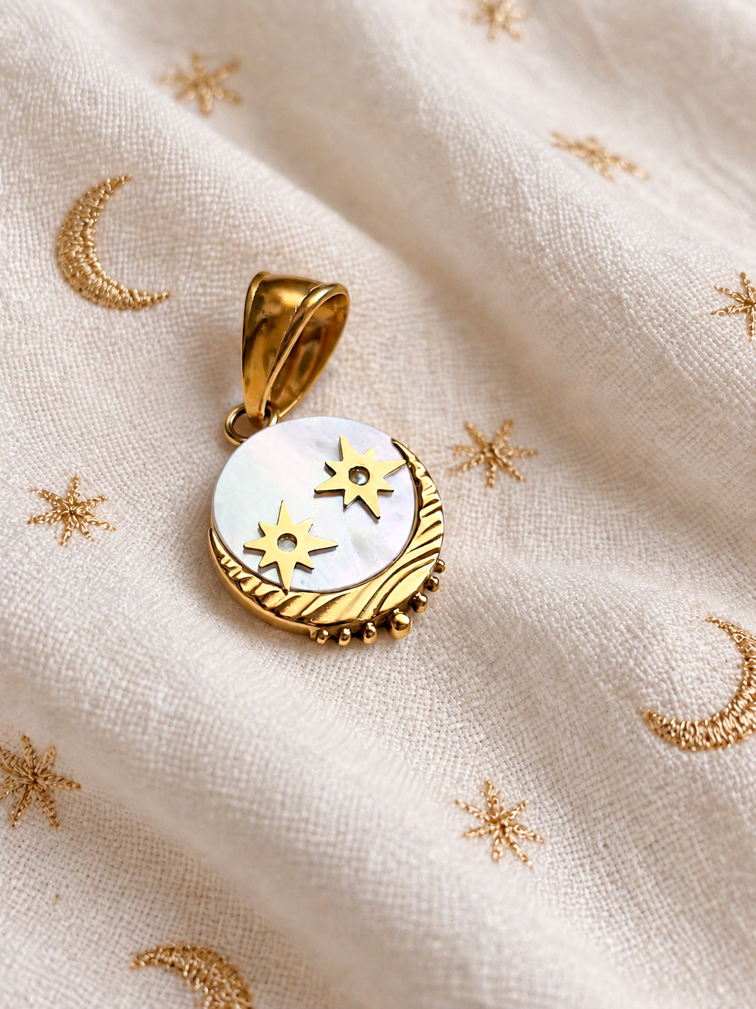 Charm Selene