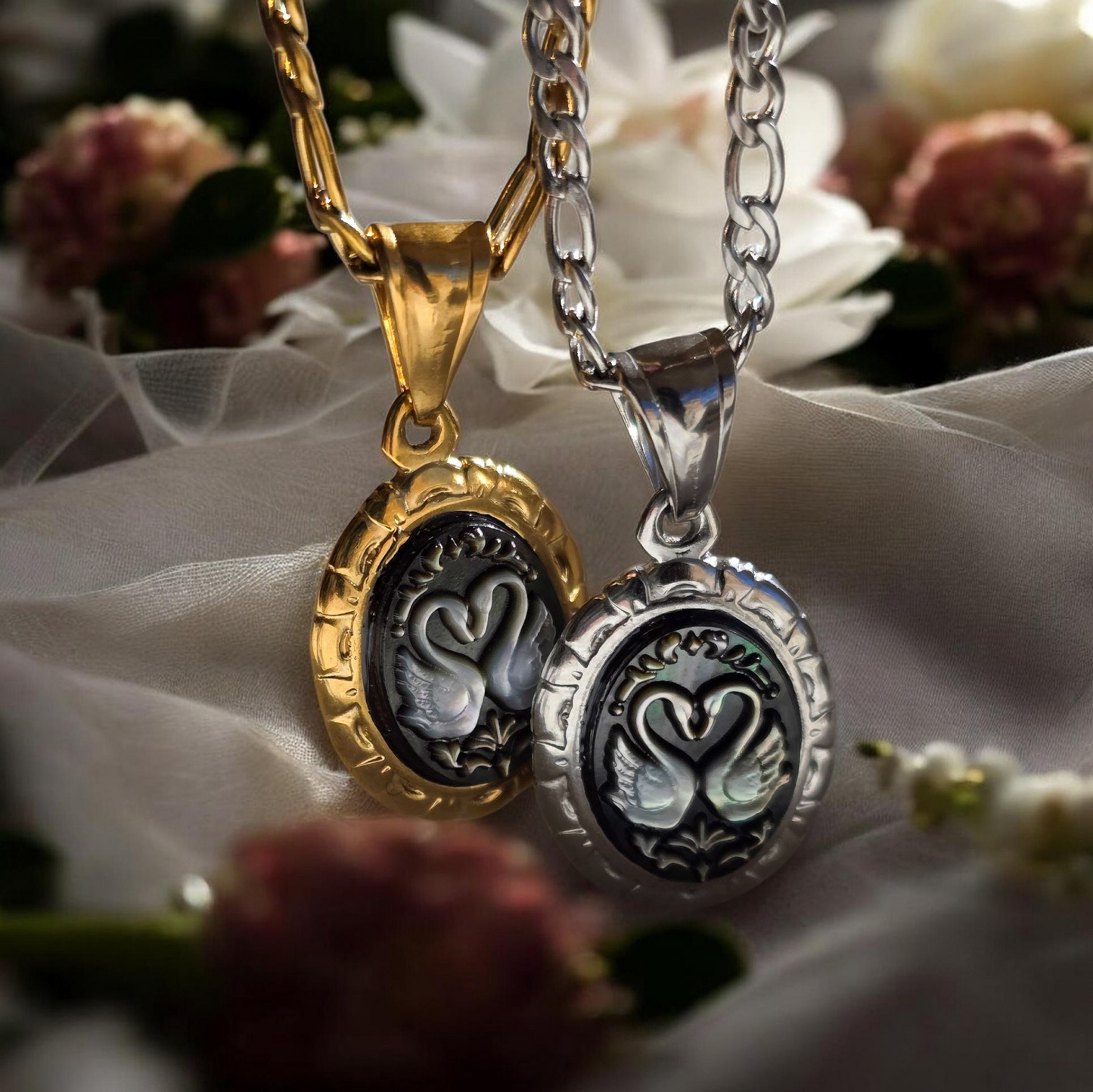 Swans Choker
