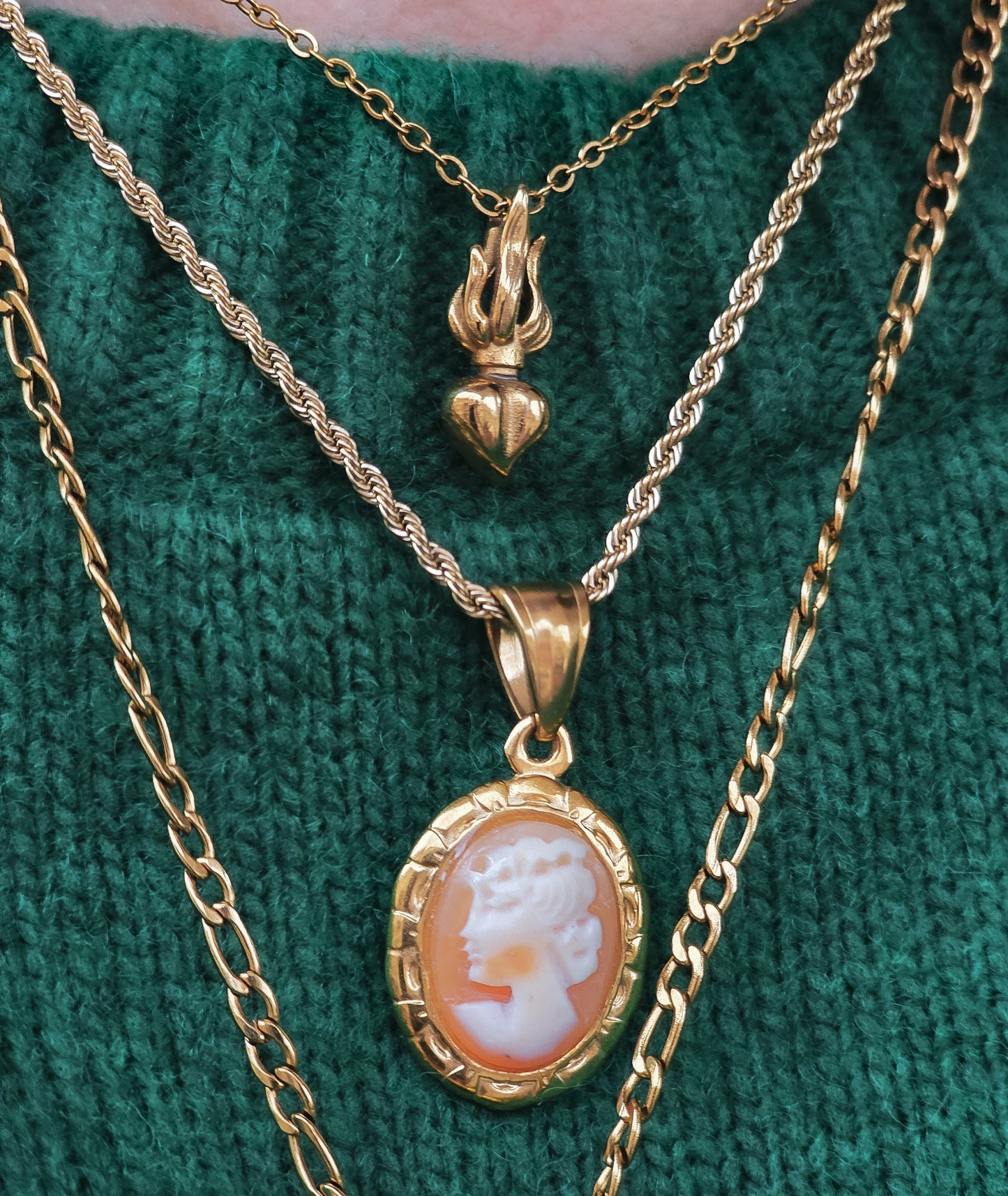 Artemisia Cameo (Limited Edition)