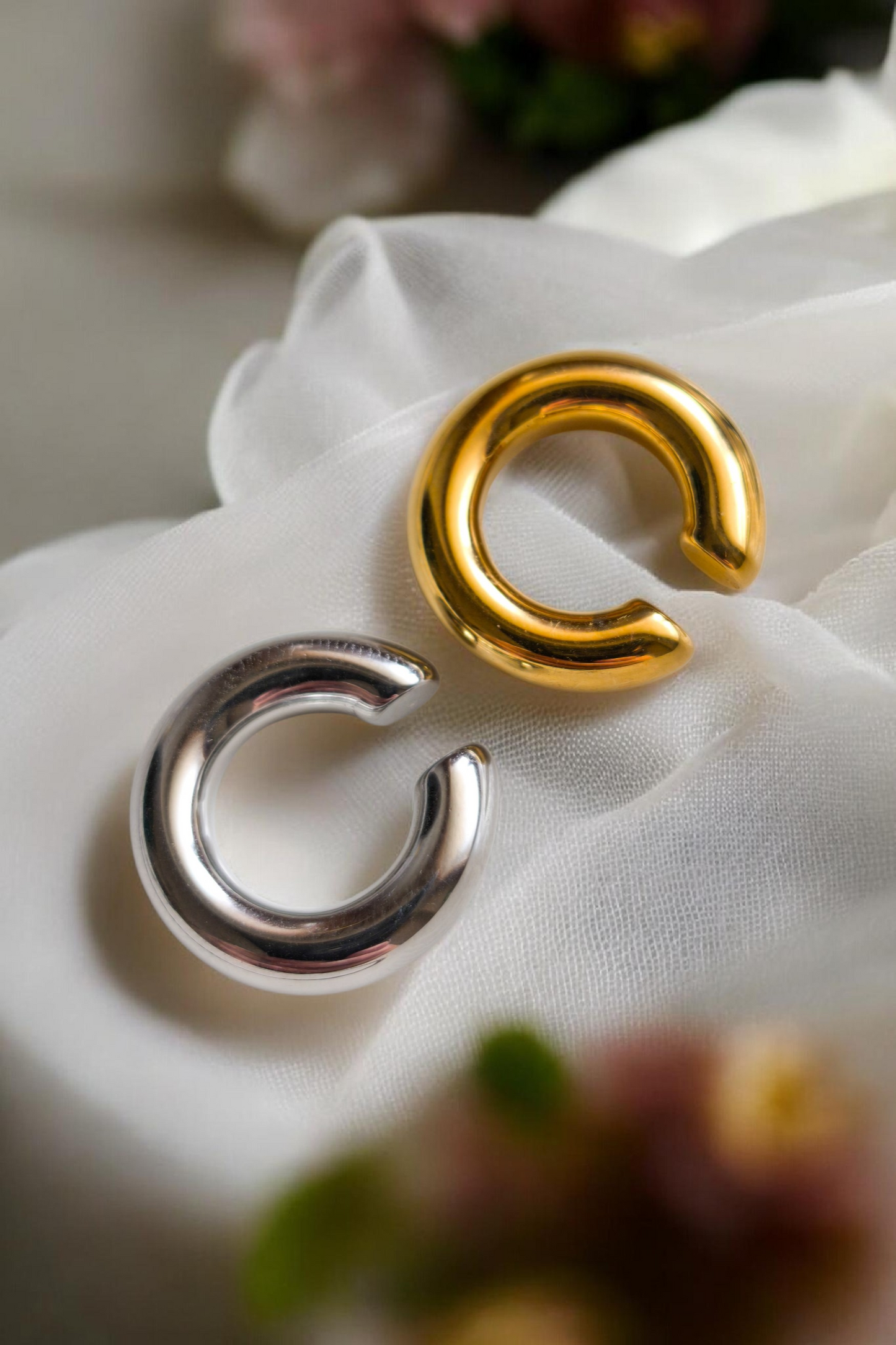 Caravaggio Mini Ear Cuff